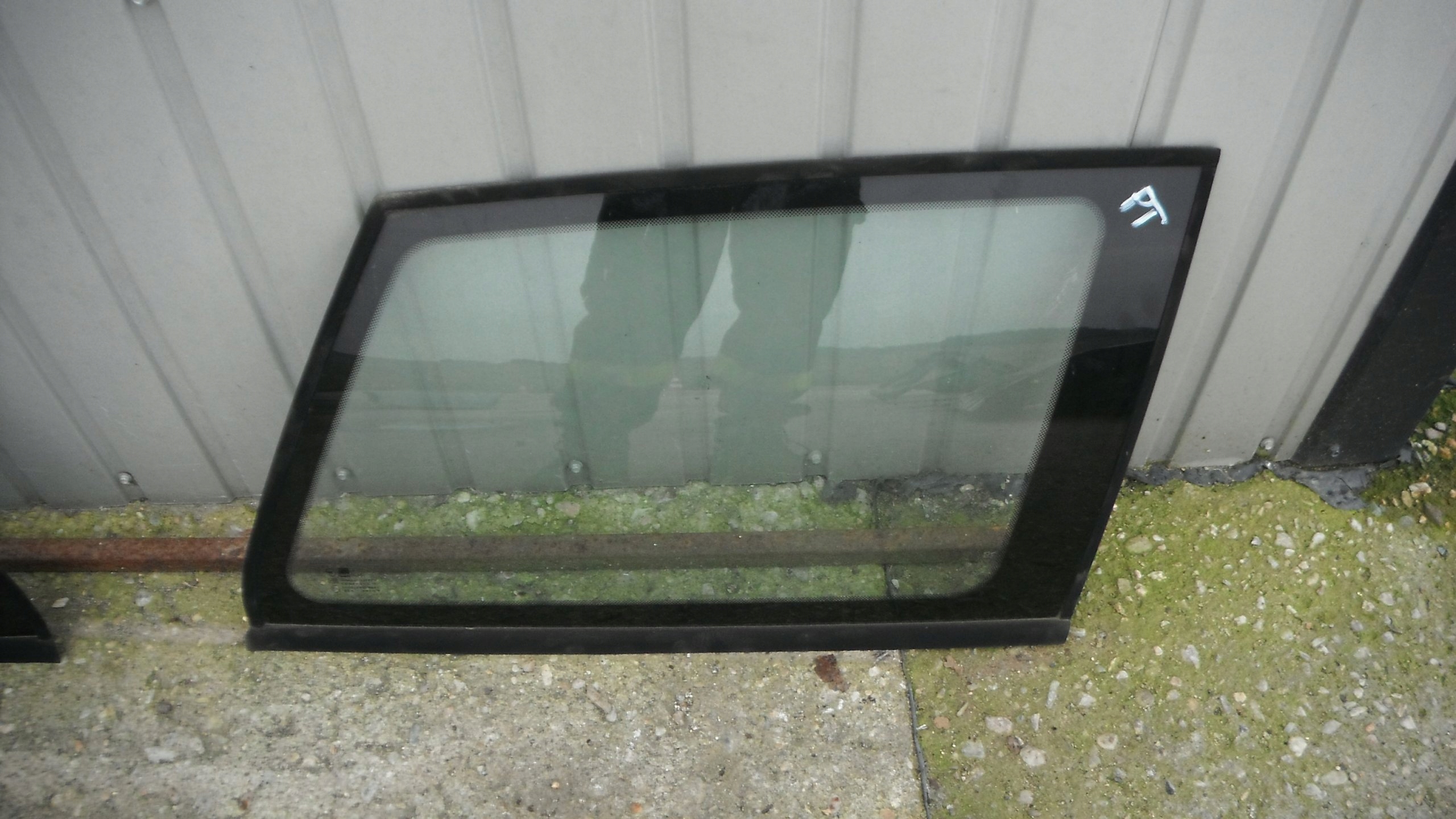 MUSSO 95-02 SZYBA KAROSERYJNA PRAWA