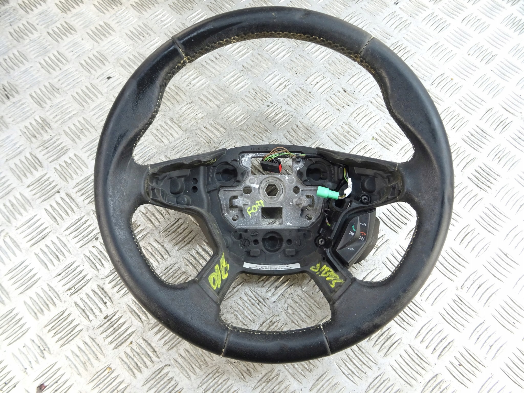 FORD FOCUS MK3 volant cuir
