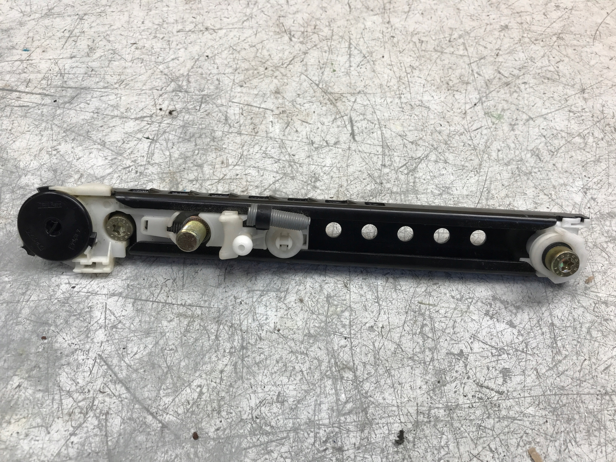 REGULACJA stěny MERCEDES W220 2208600288
