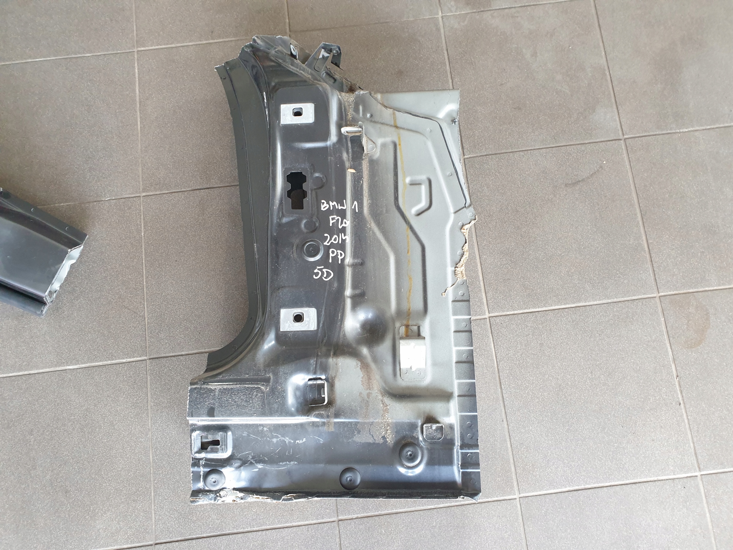 pillar DRZWIOWY threshold quarter BMW 1 F20 2014- right