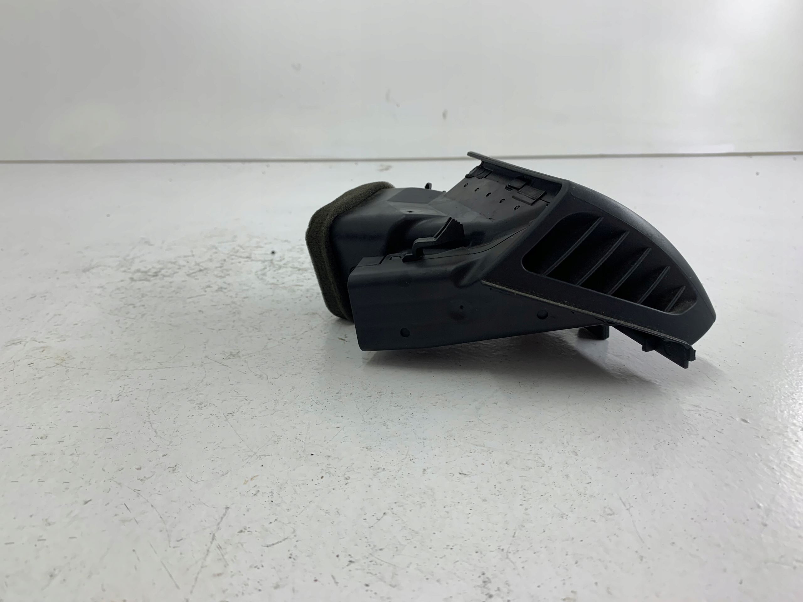 BMW E46 mřížka klími levá 8361897