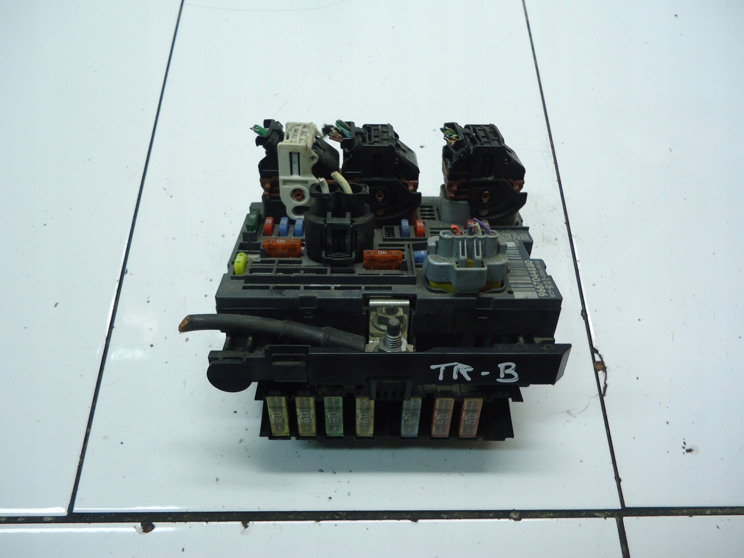 PEUGEOT CITROEN compartment module BSM 9667044880