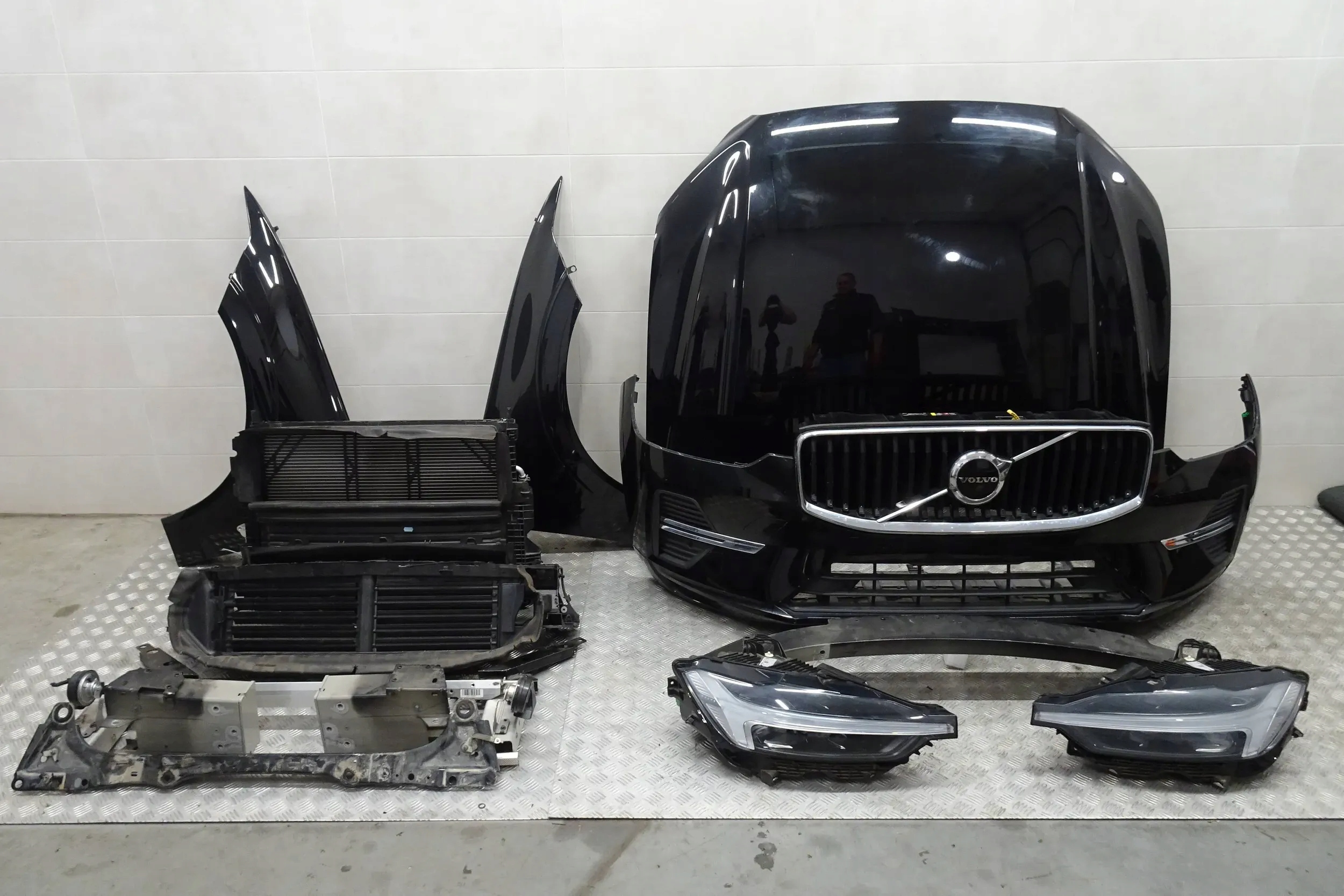 VOLVO XC60 II LIFT KOMPLETNY PRZÓD MASKA CHŁODNICA BŁOTNIK LAMPY ZDERZAK 21