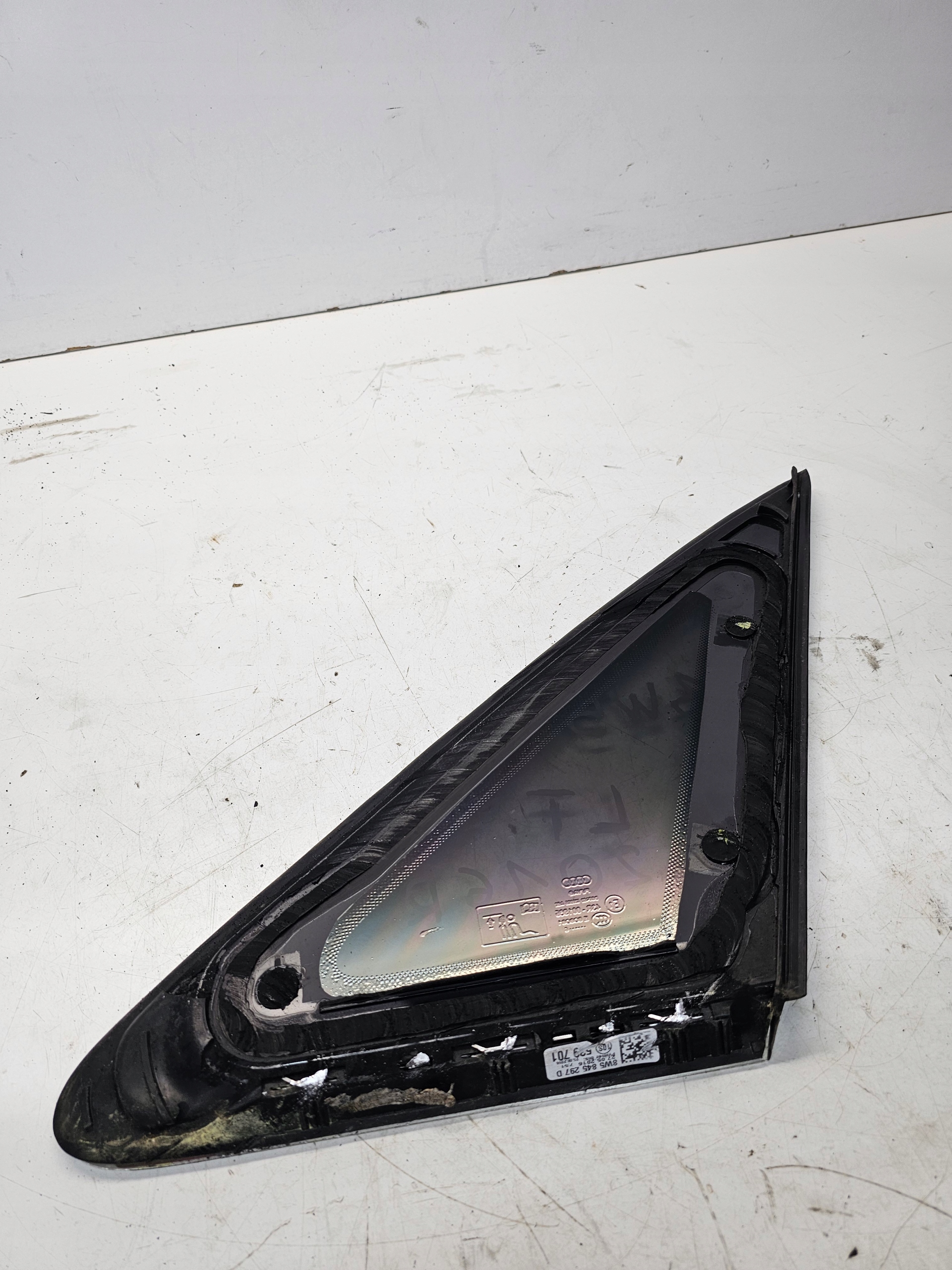 window bodywork left rear part AUDI A4 B9 sedan 8W5845298D 2016R