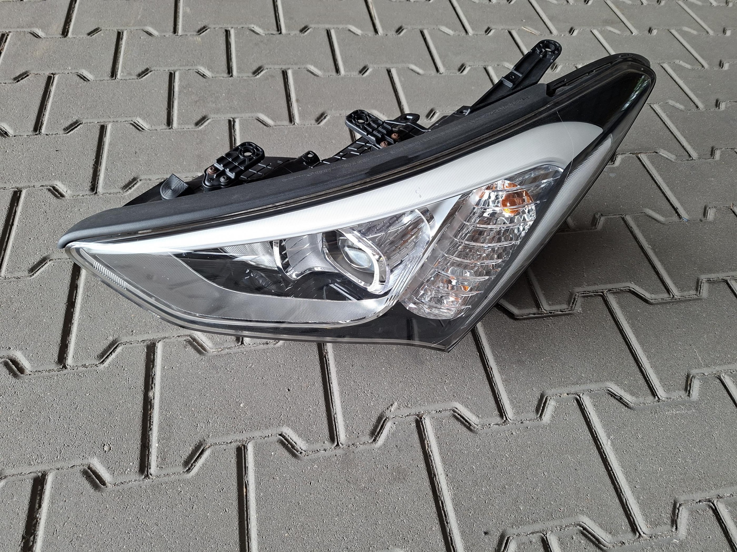 light front left front left XENON EUROPA HYUNDAI SANTA FE III