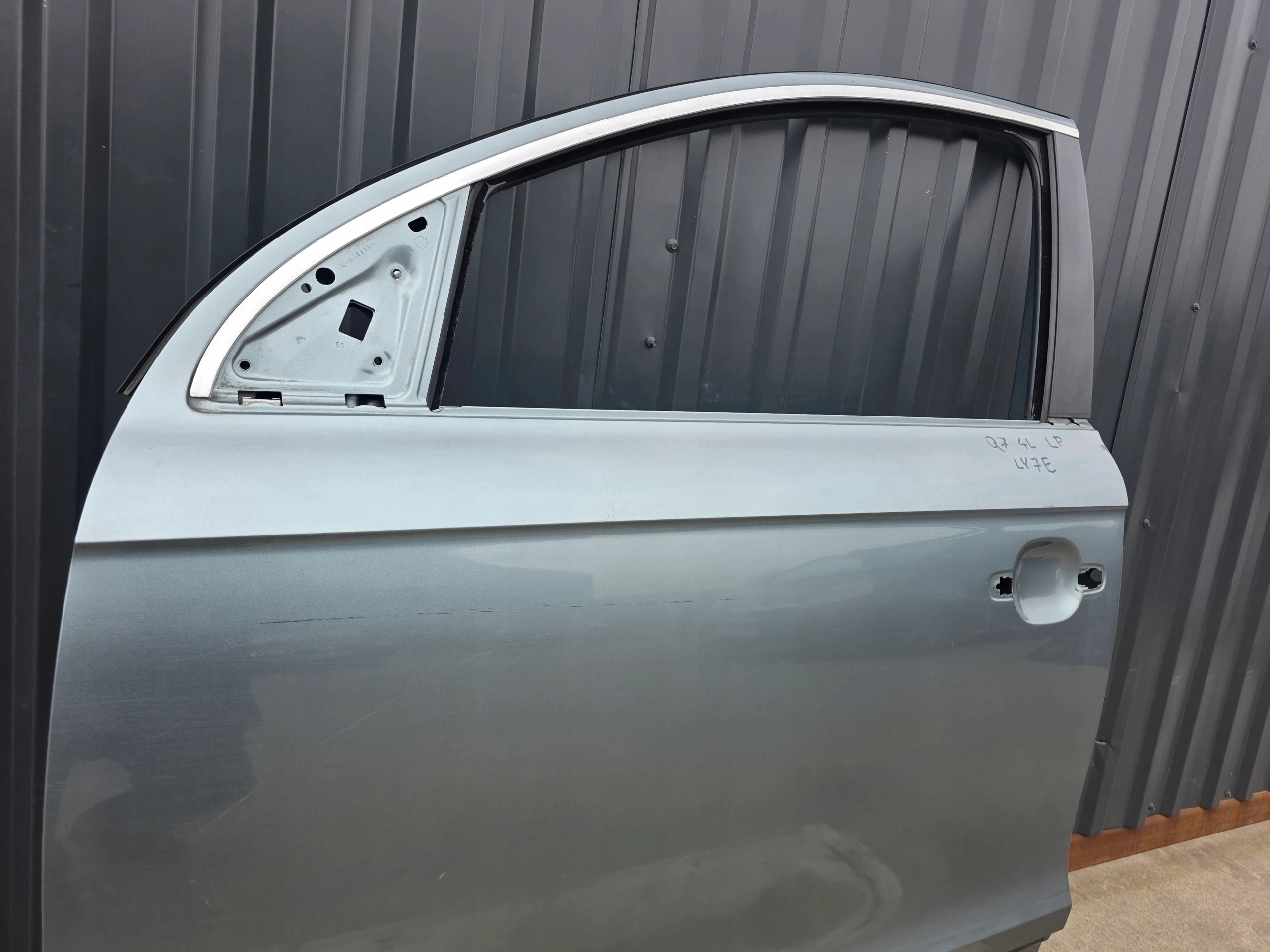 door left front AUDI Q7 4L LY7E 2005-2015 !!!