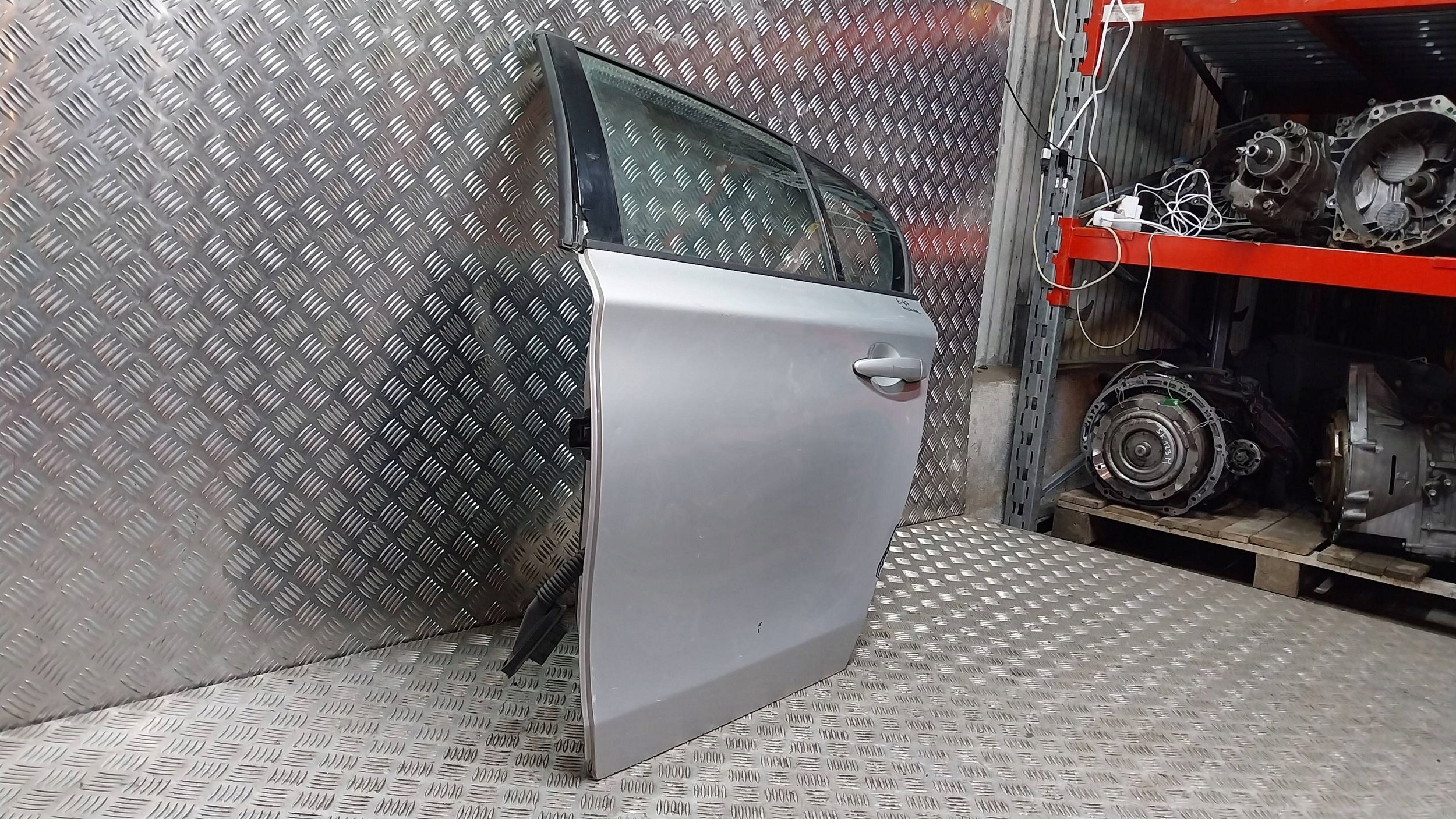 dveře záď levé BMW 1 E87 04