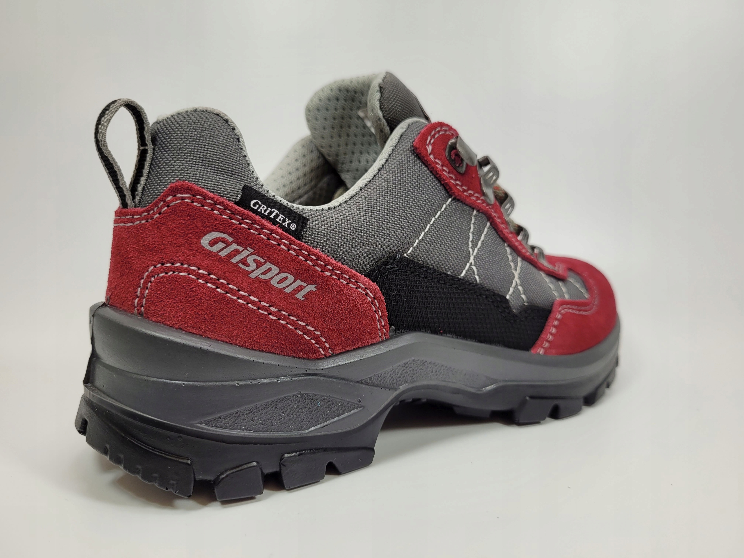 TREKKINGI NISKIE SKÓRZANE GRISPORT 14519S25G 38 Marka Grisport