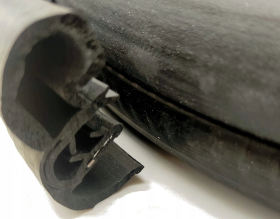 Uszczelka drzwi przednich OPEL VIVARO od 2001 Producent części Inny