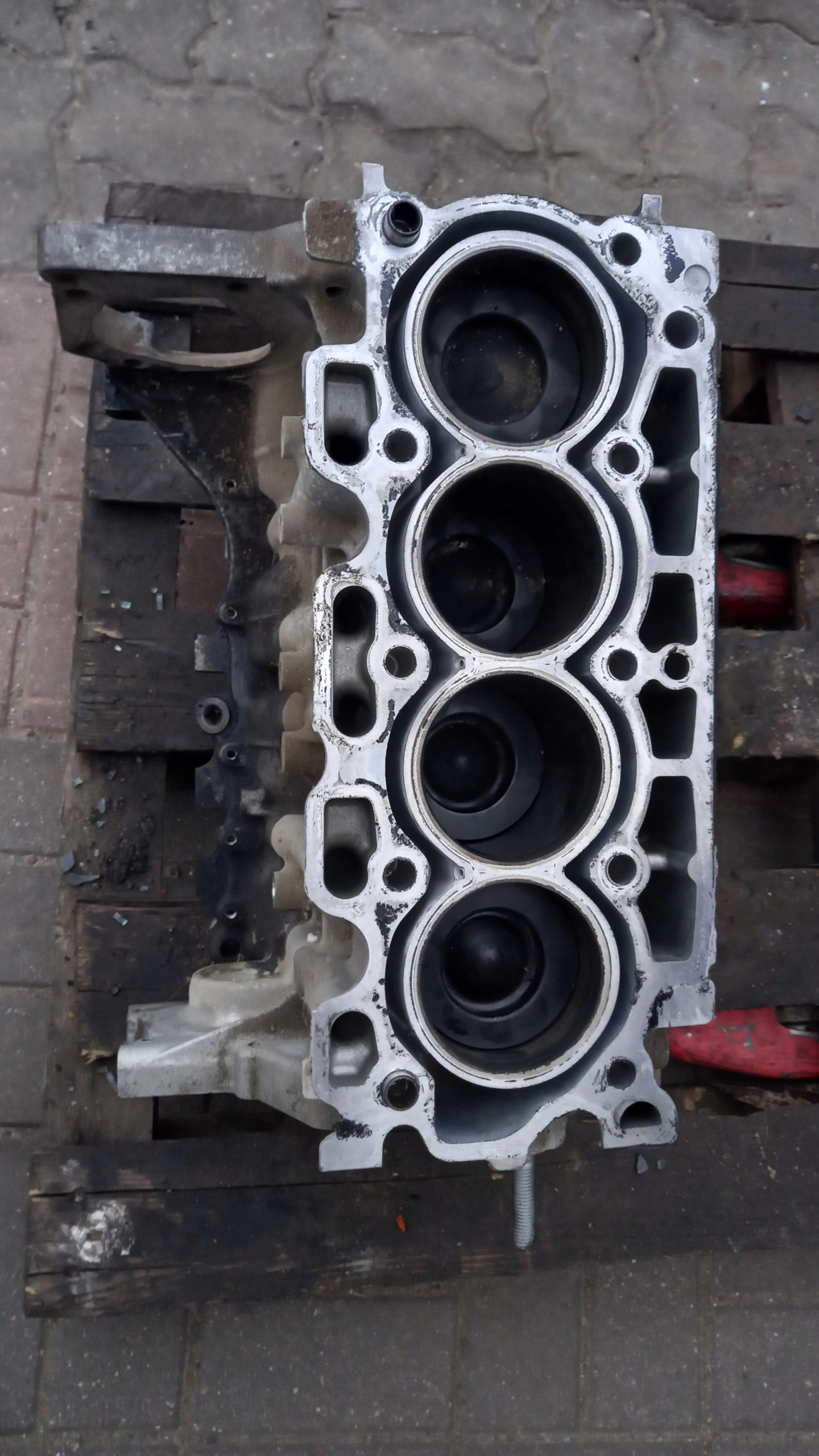 BLOK SILNIKA D4162T AV6Q6007AA 1.6 E-HDI VOLVO PEUGEOT CITROEN