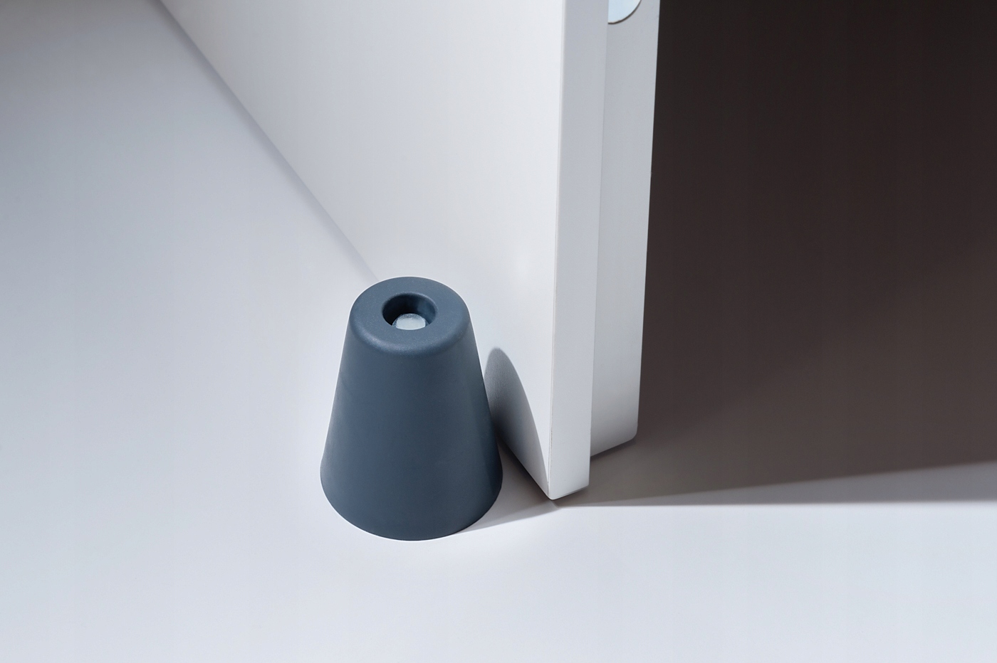 Odbojnik, odbój, stoper drzwi i bram duży 80mm Rodzaj przykręcany