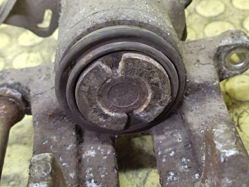 VW BORA caliper brake left rear part