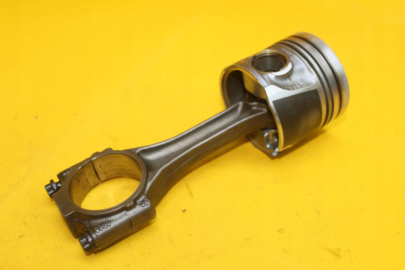 TŁOK KORBOWÓD 038G GOLF V A3 8P 1.9 TDI BXE