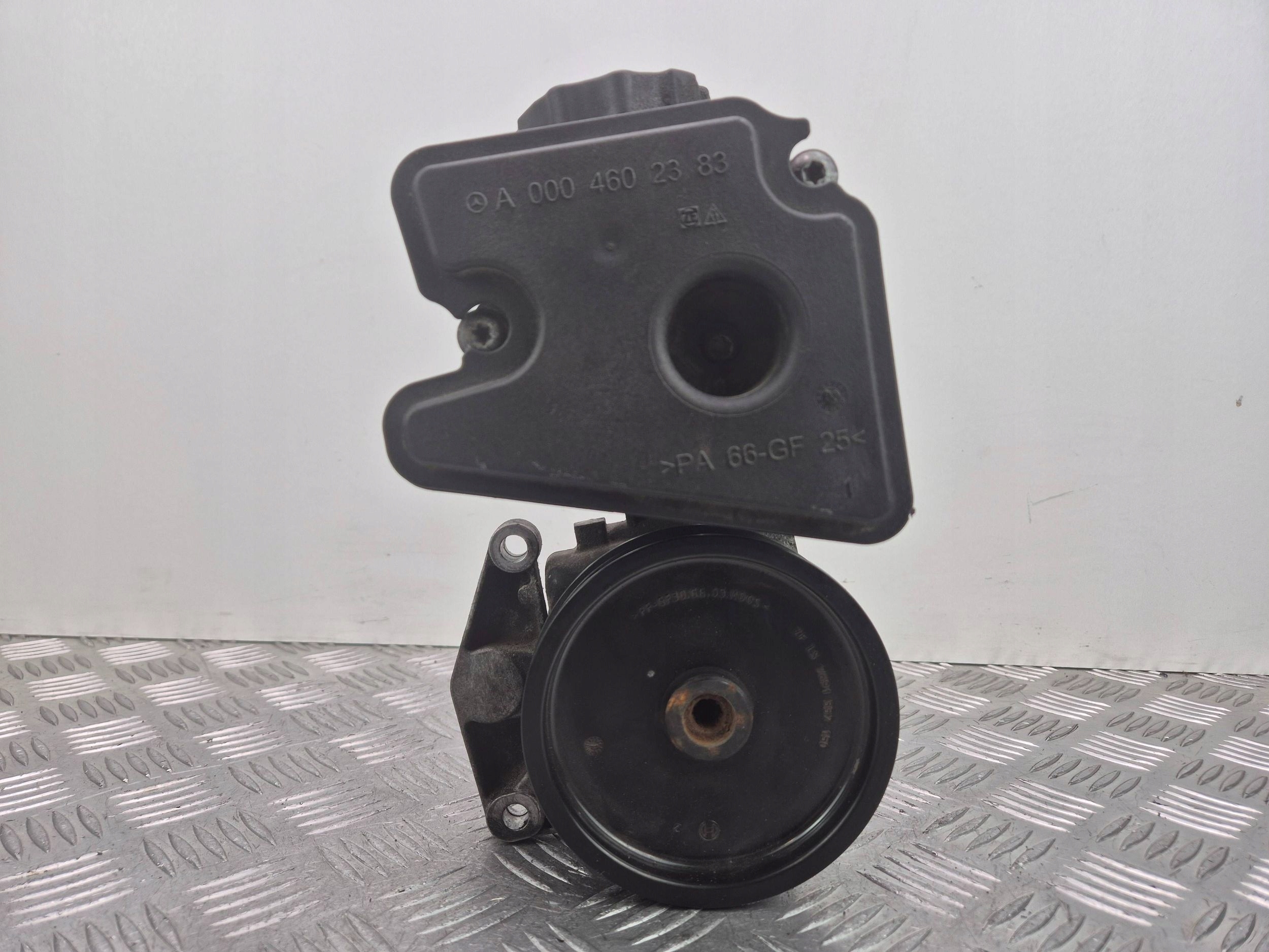 Mercedes GLK280 X204 servo pump A0054669501 M272