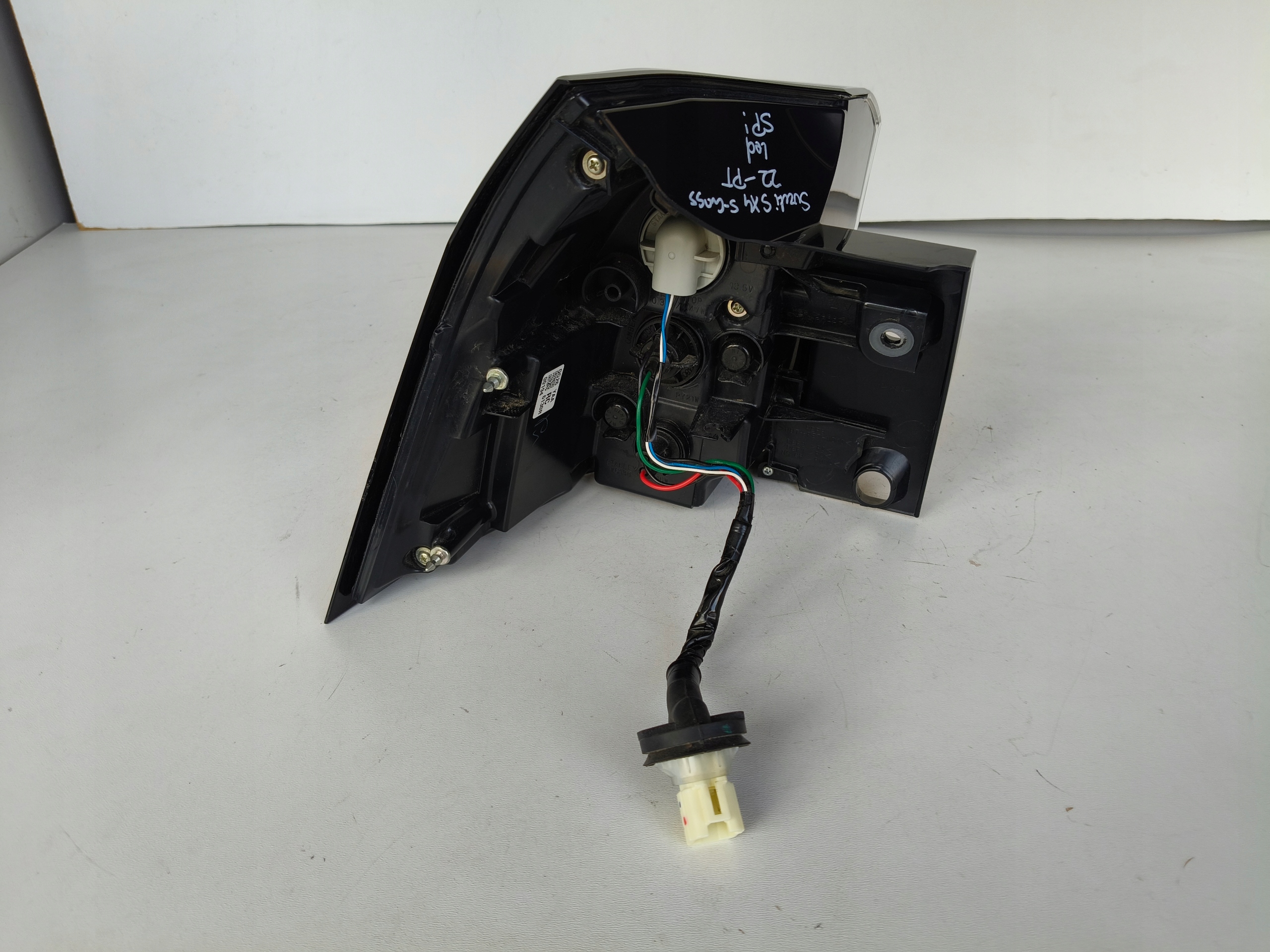 light right rear SUZUKI SX4 S-CROSS 22- LED