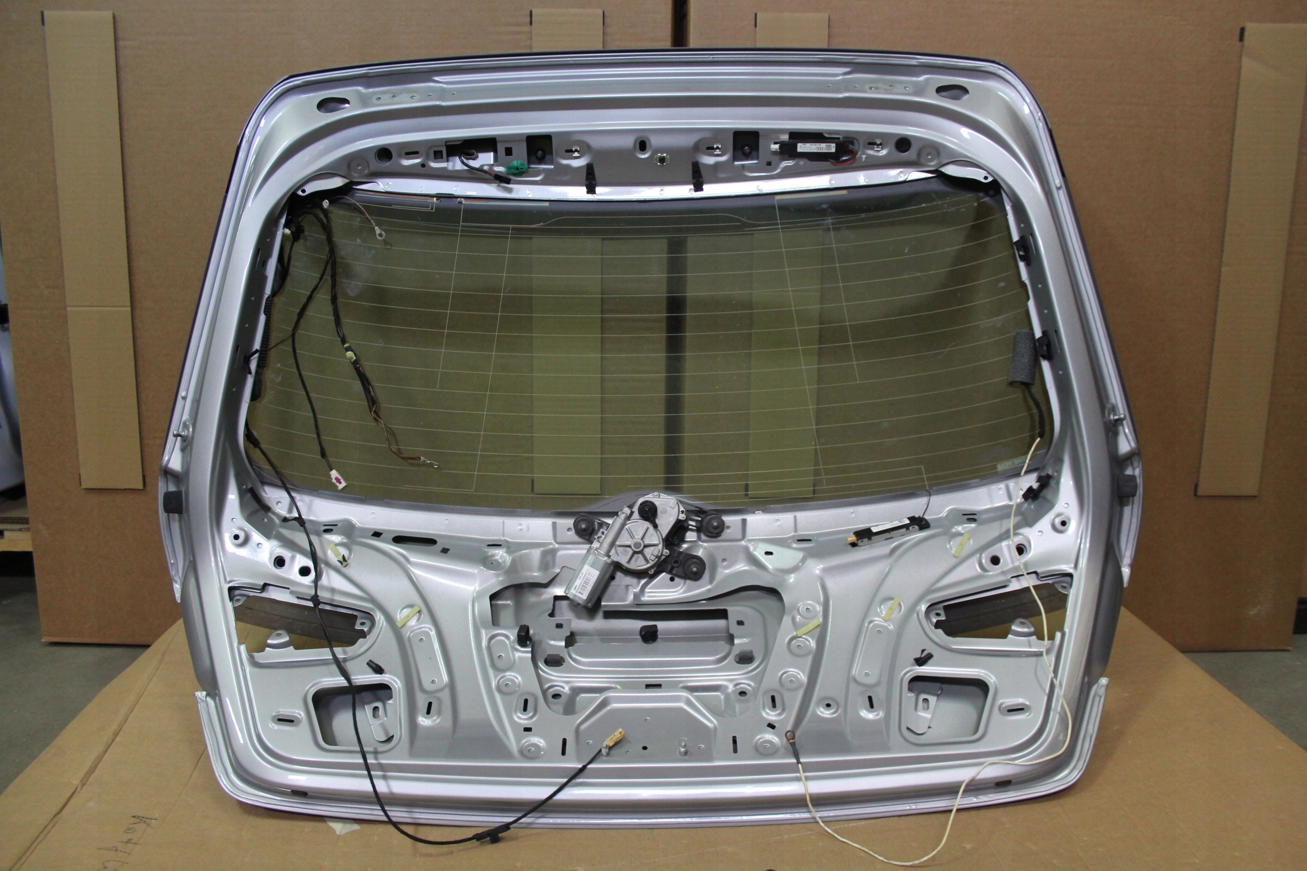 KLAPA BAGAŻNIKA AUDI A3 SPORTBACK 3 DRZWI LX7V Typ samochodu Samochody osobowe