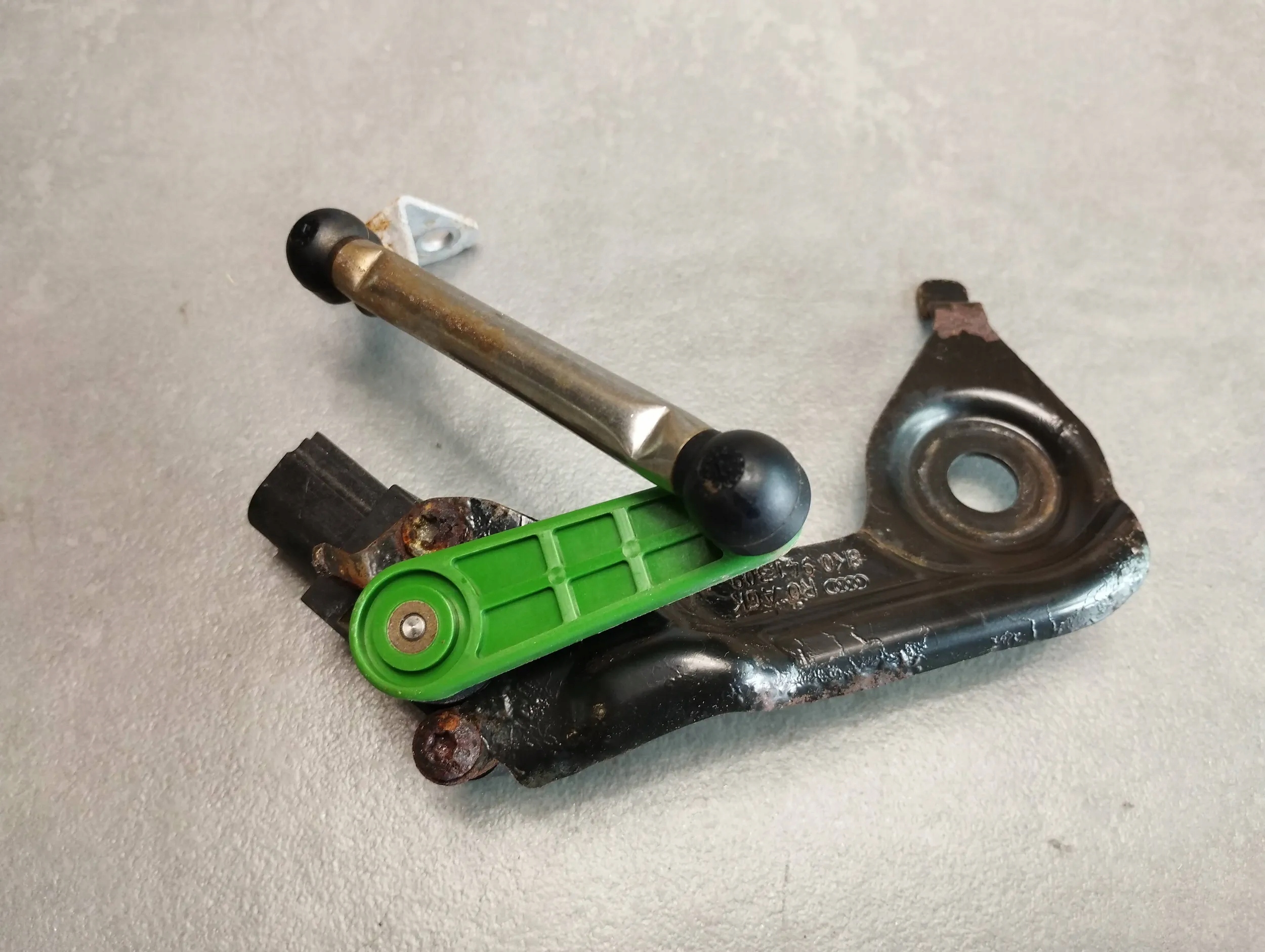 Audi A5 8T sensor POZIOMOWANIA 8K0941309D