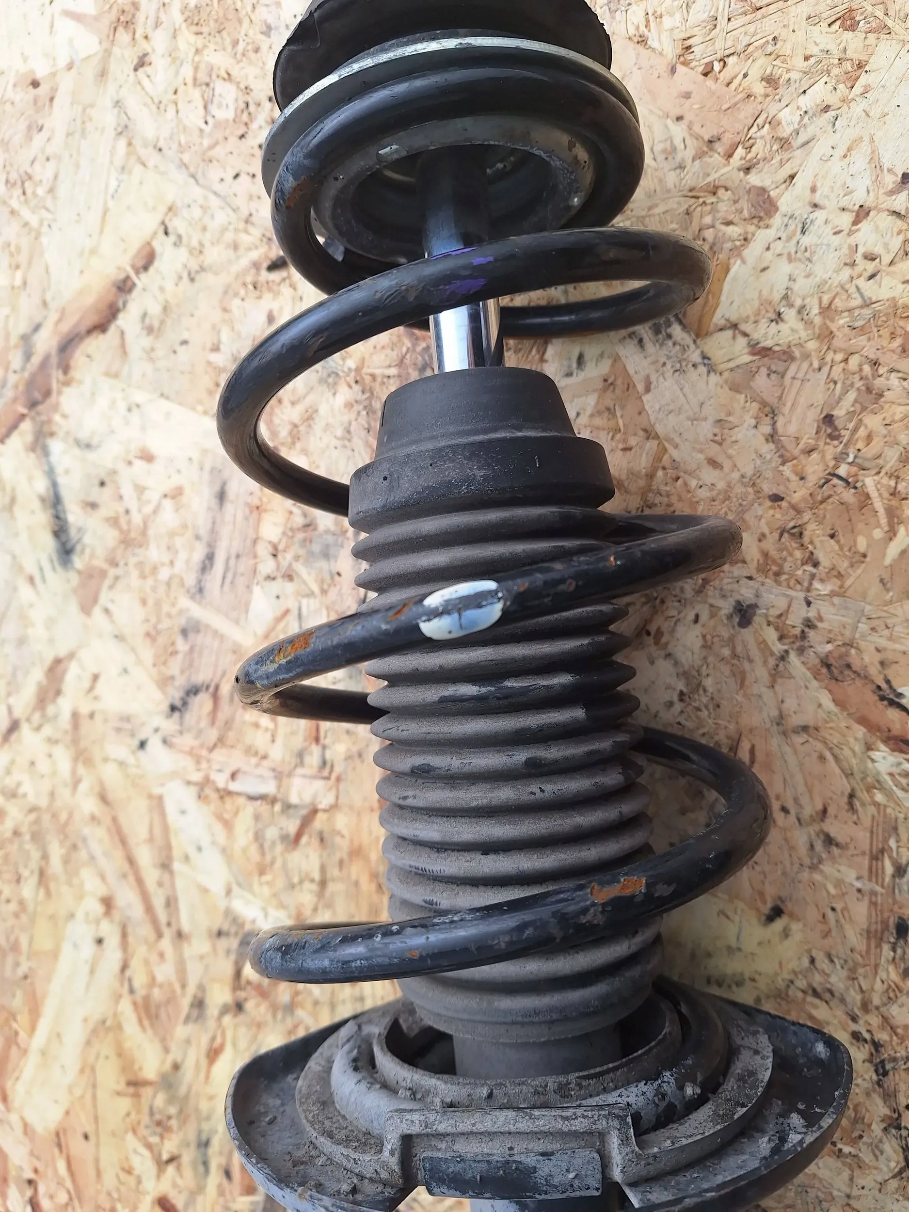 shock absorber right front SUZUKI SWIFT MK8 16- 41601-53R00