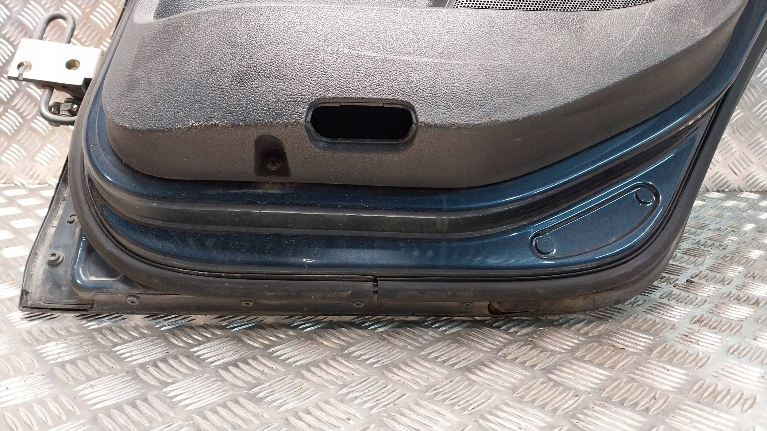 Portière Arrière Droit VW GOLF V HATCHBACK 03