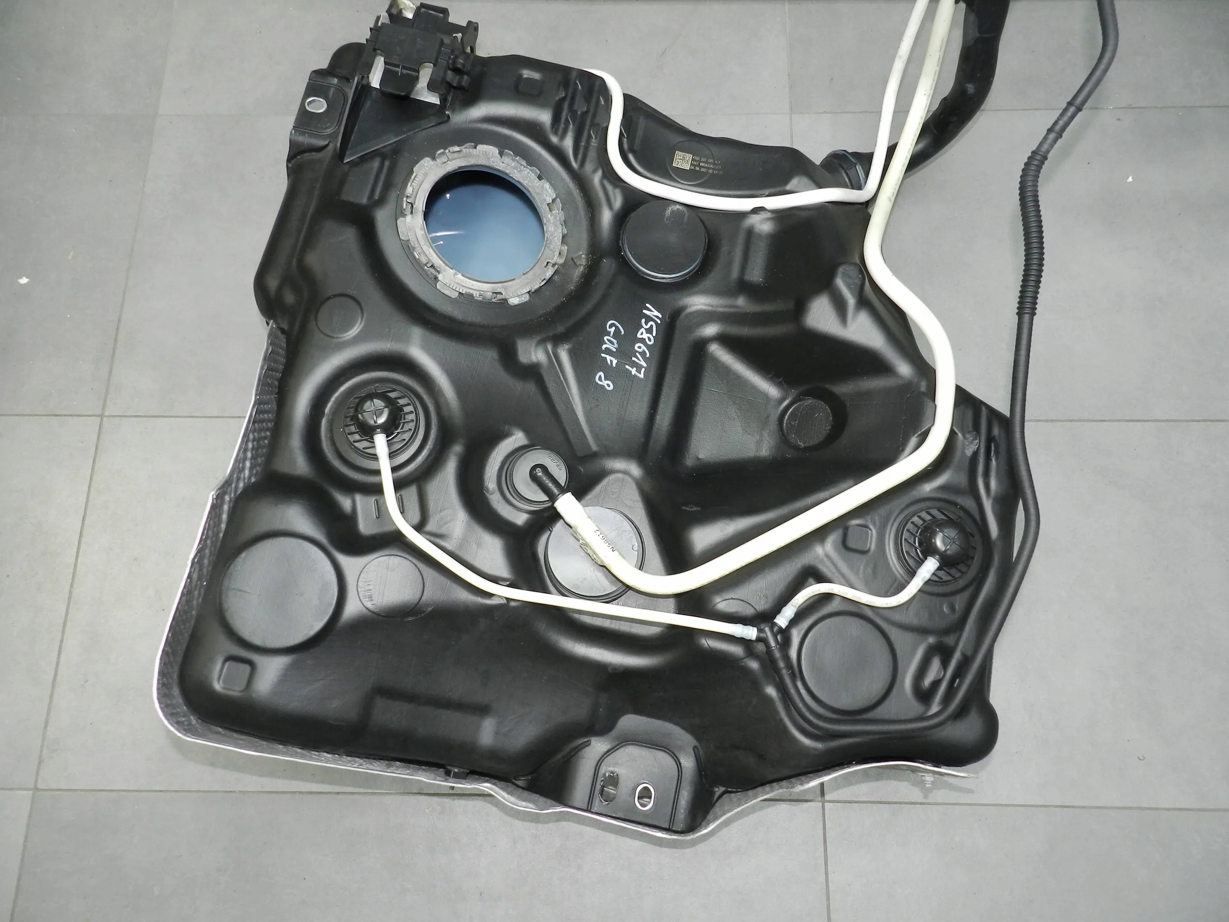 VW GOLF VIII tank 5WA201021HC