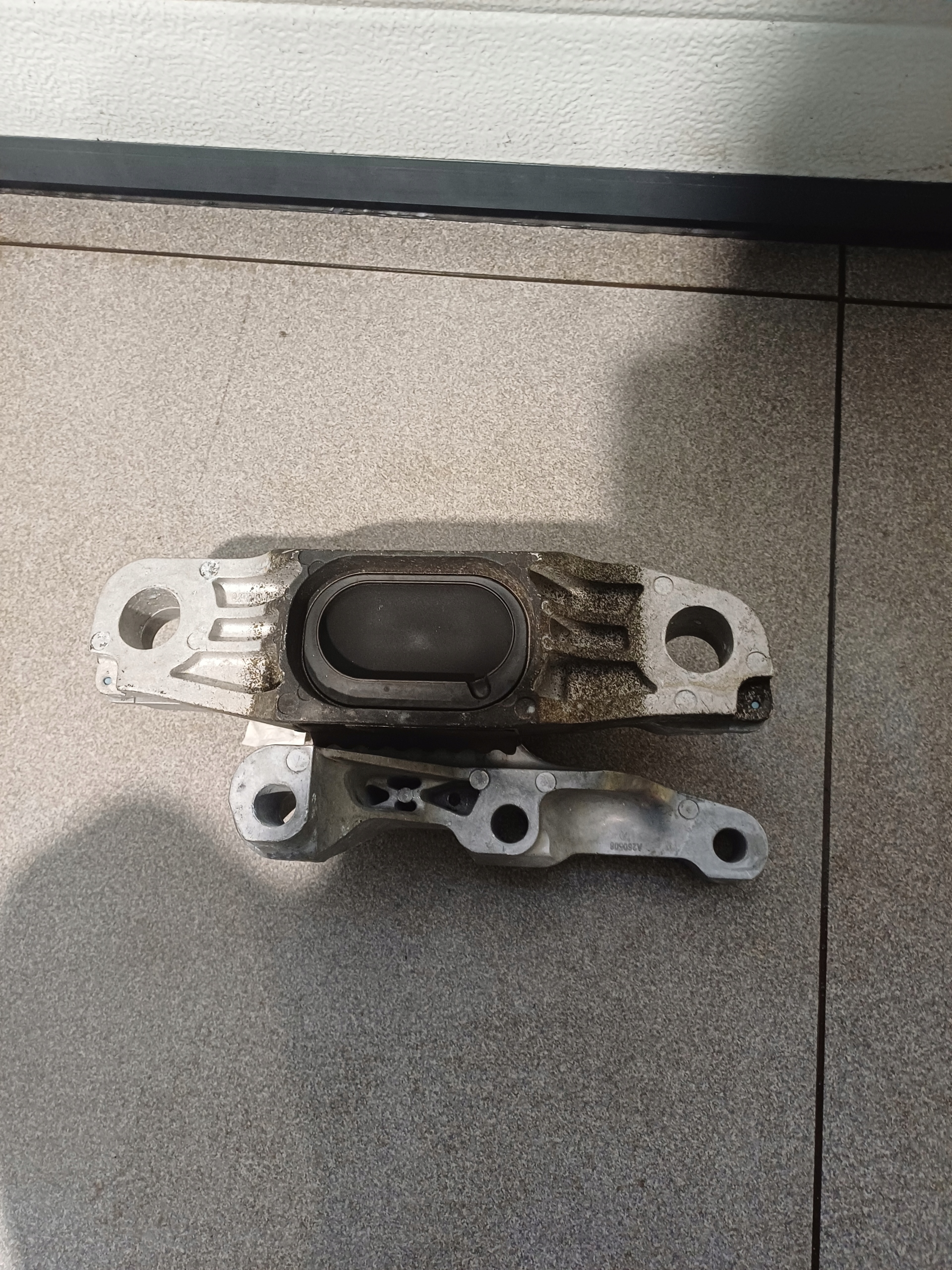 engine mount holder FORD KUGA MK3 LX53-7M121-DA