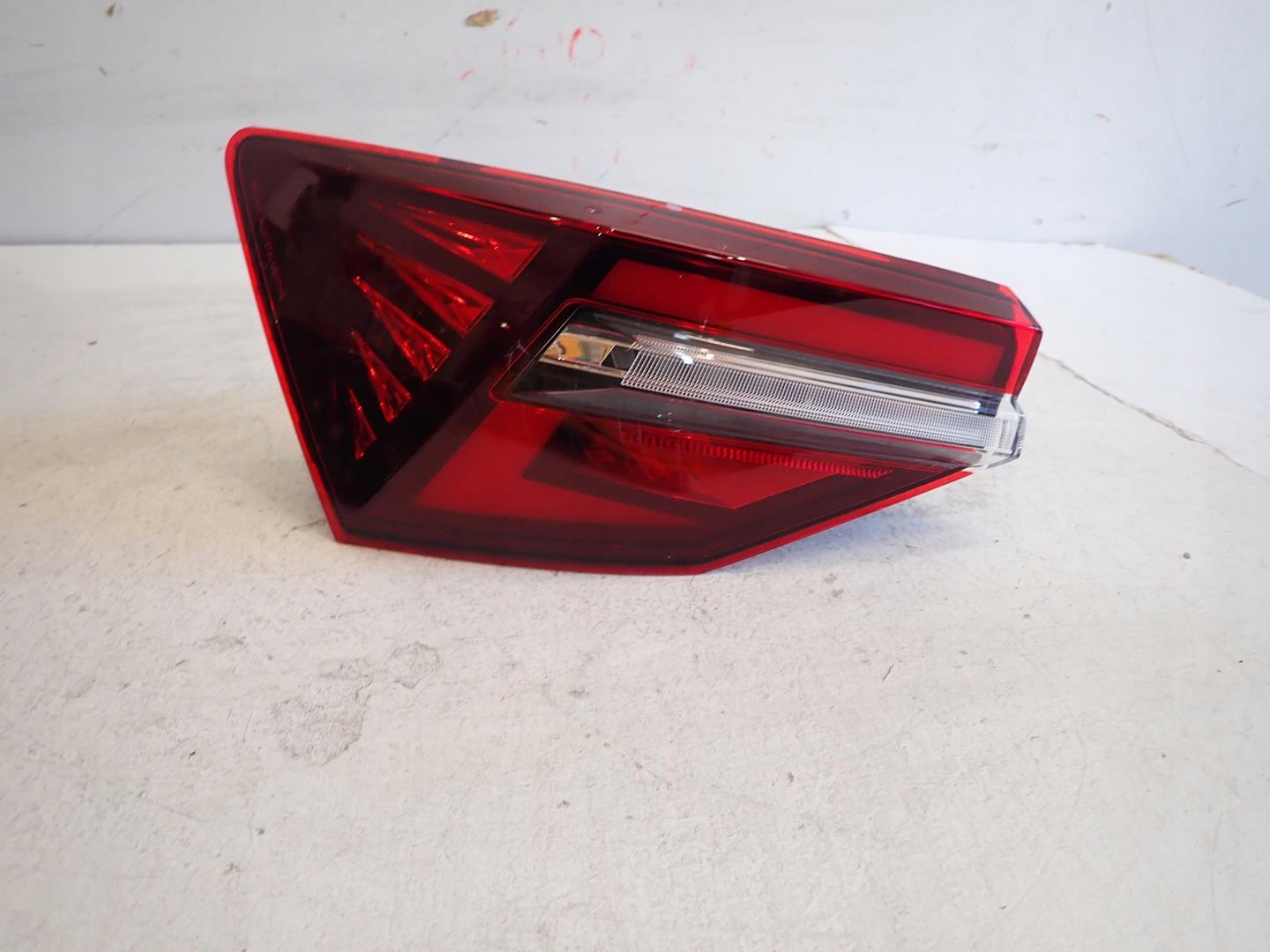 light rear part rear left SKODA KAROQ LIFT 2020- 57A945207C