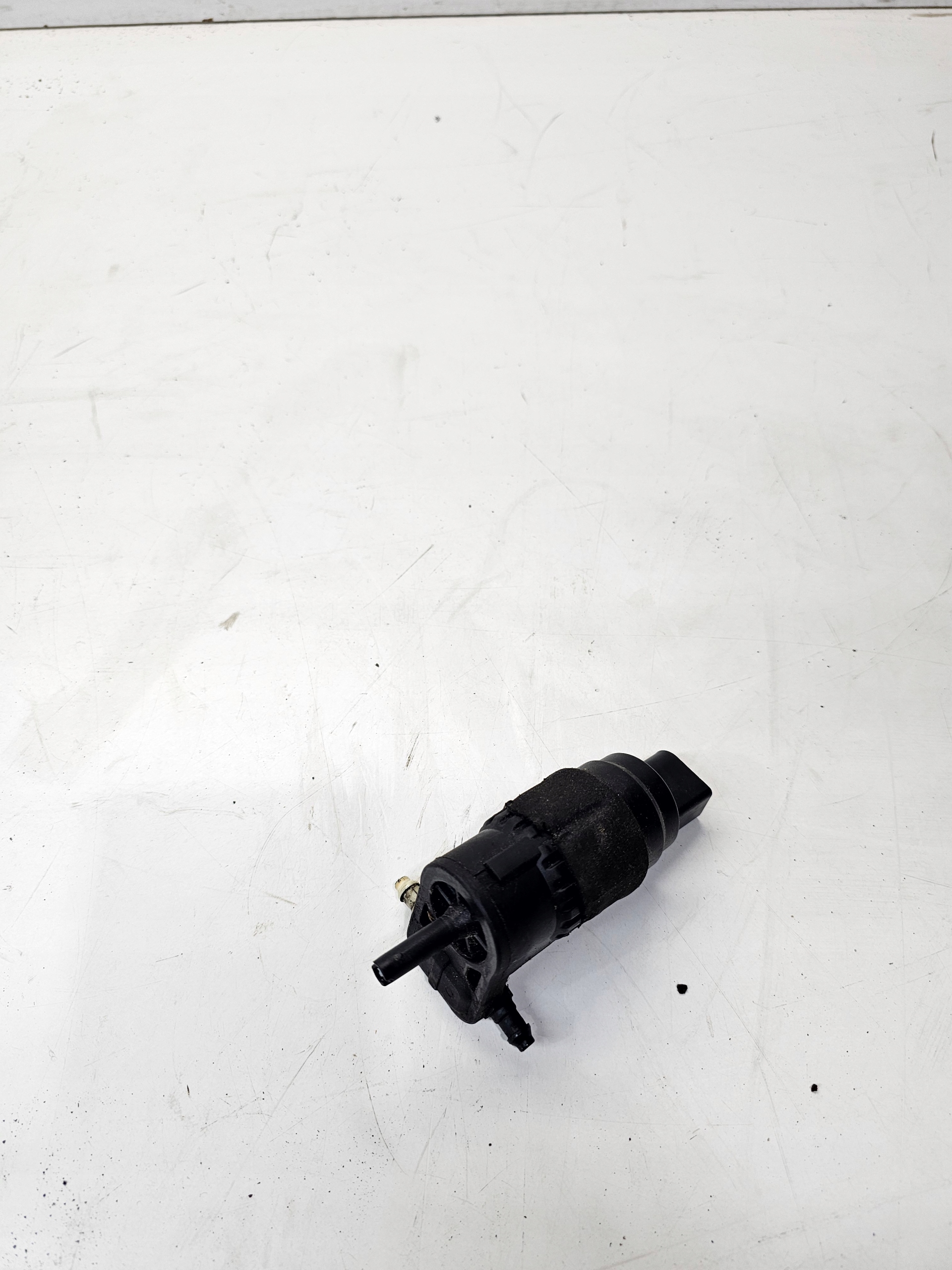 pump washers AUDI A4 B8 A5 8T Q5 8K9955647