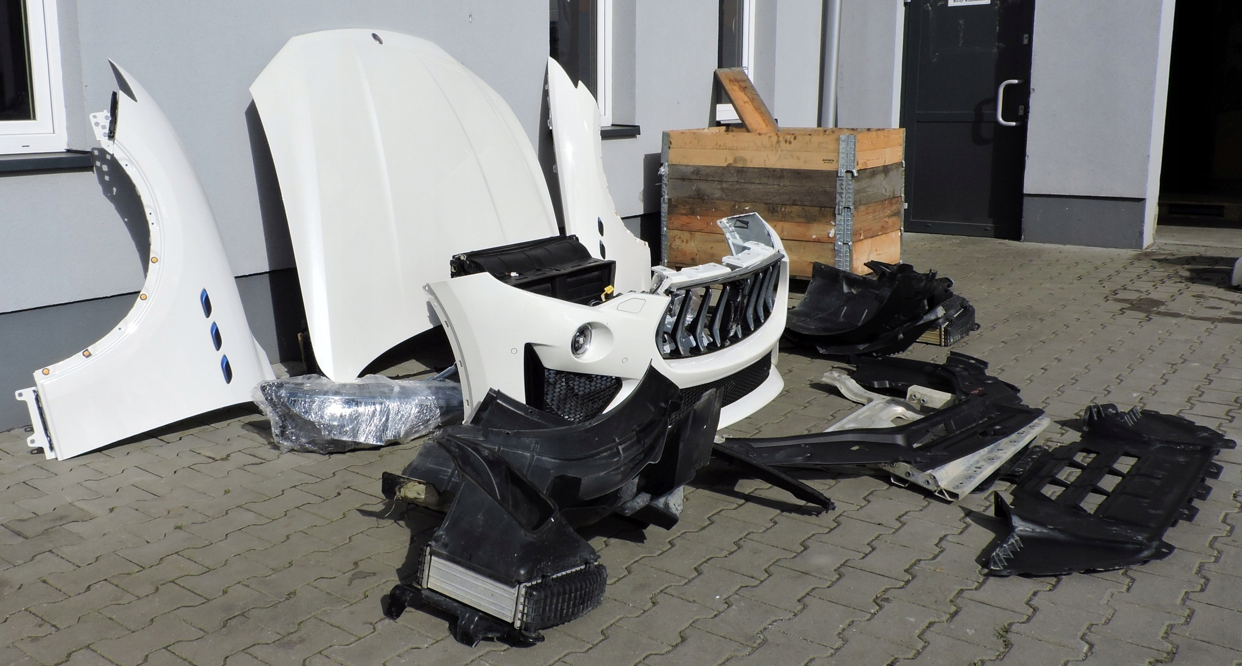 PRZÓD KOMPLETNY MASERATI LEVANTE TROFEO GTS GRANSPORT Numer katalogowy części PRZOD MASERATI LEVANTE