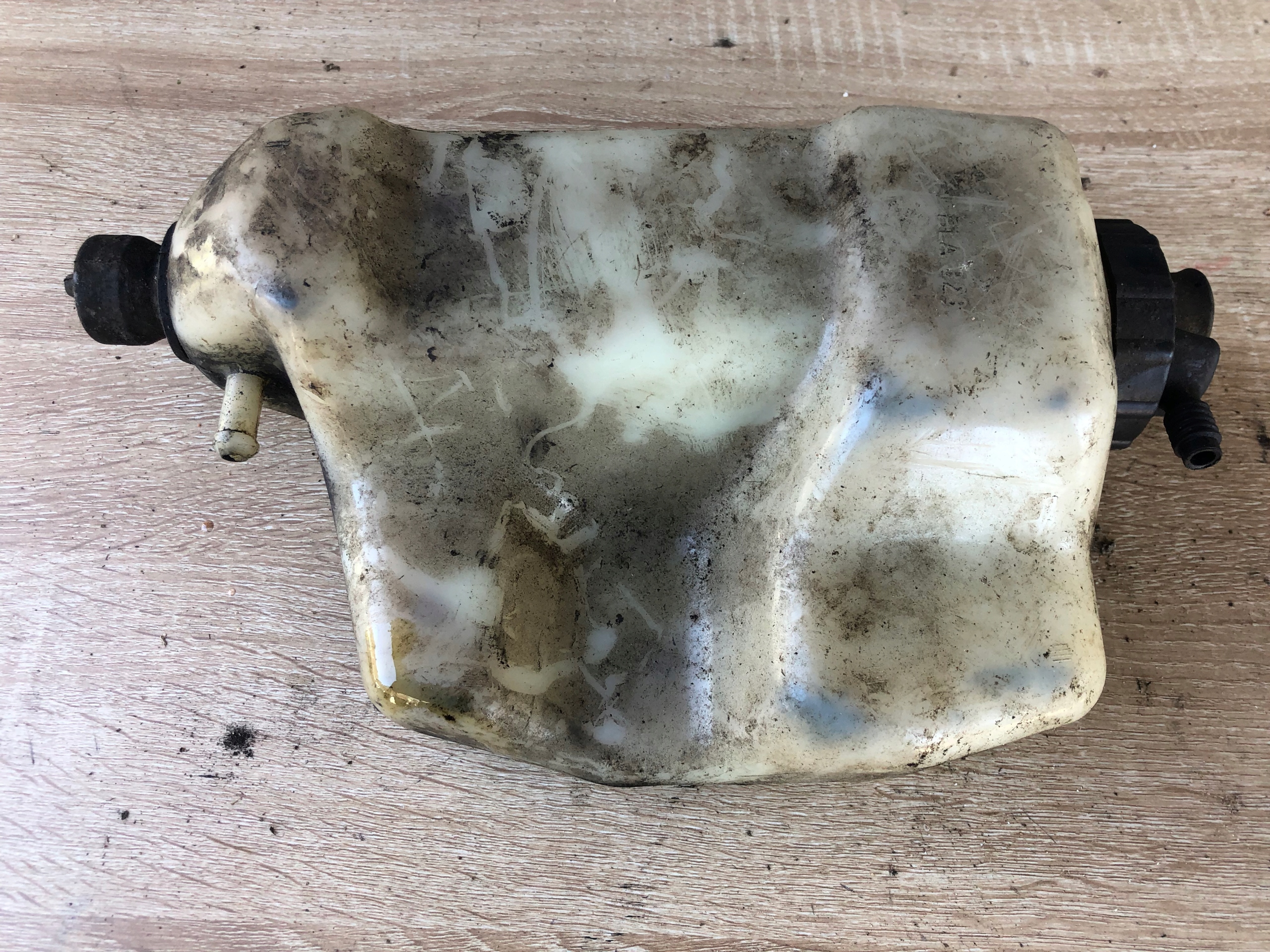 serbatoio LIQUIDO NIVO MERCEDES W124