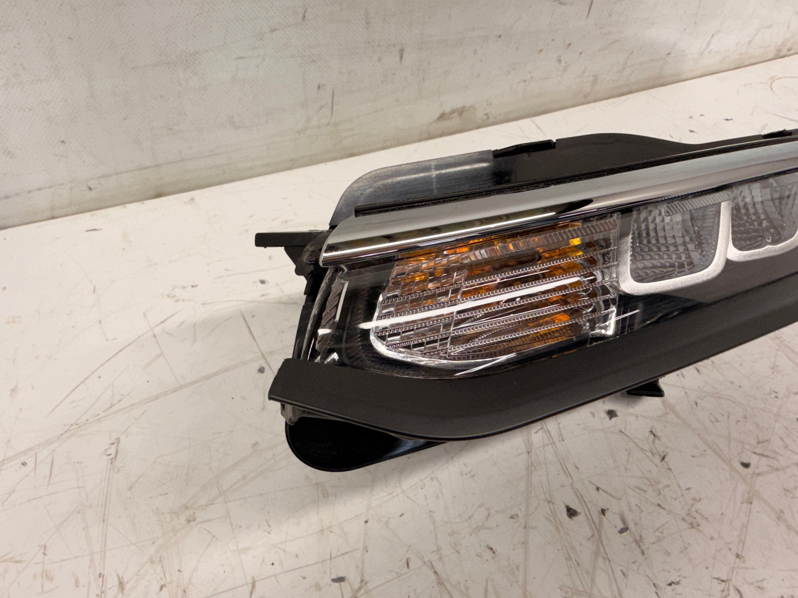 Citroen C3 III light led drl left front left front 9833480680