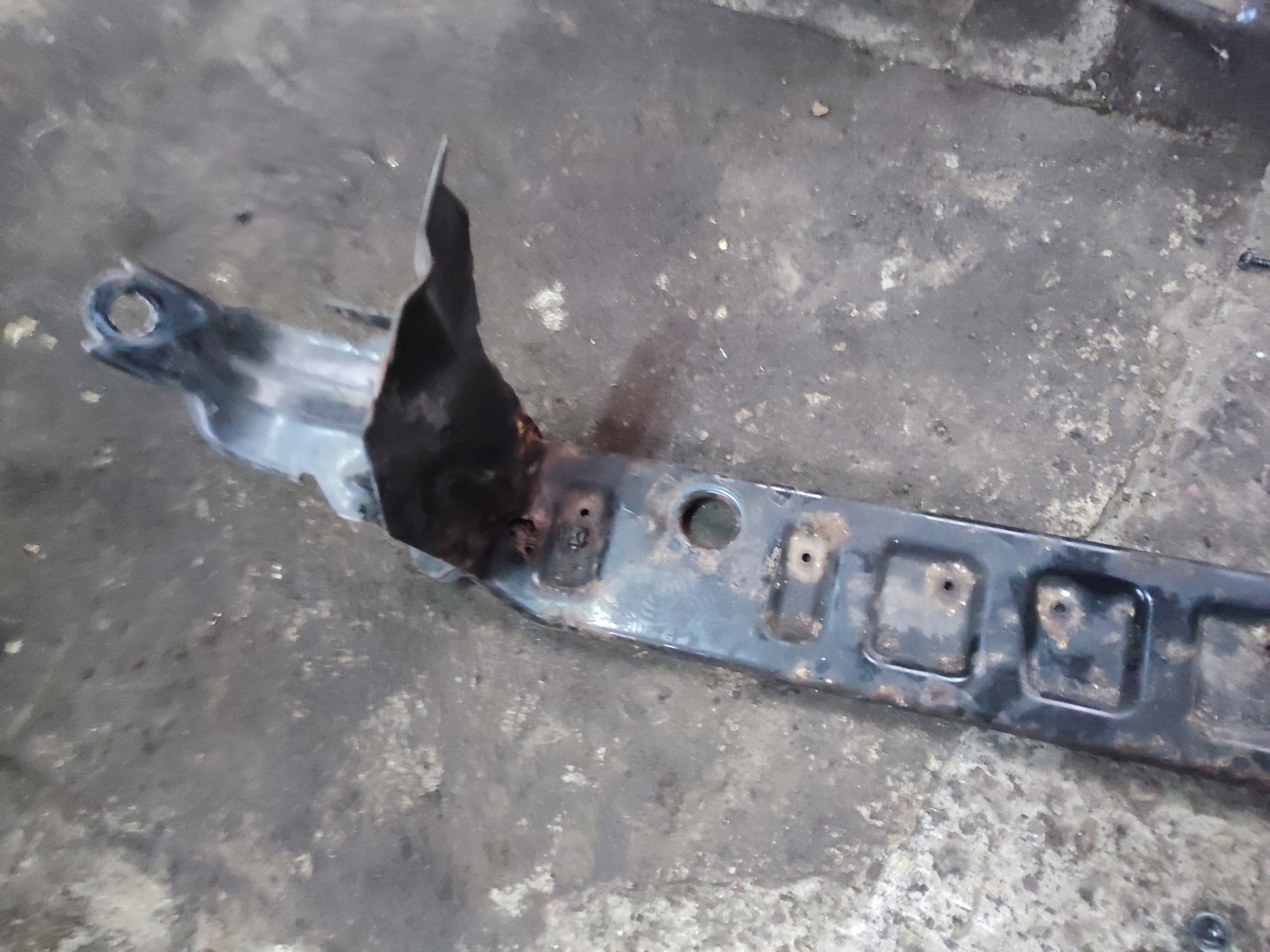 Console Armature Avant Radiateur volvo S60