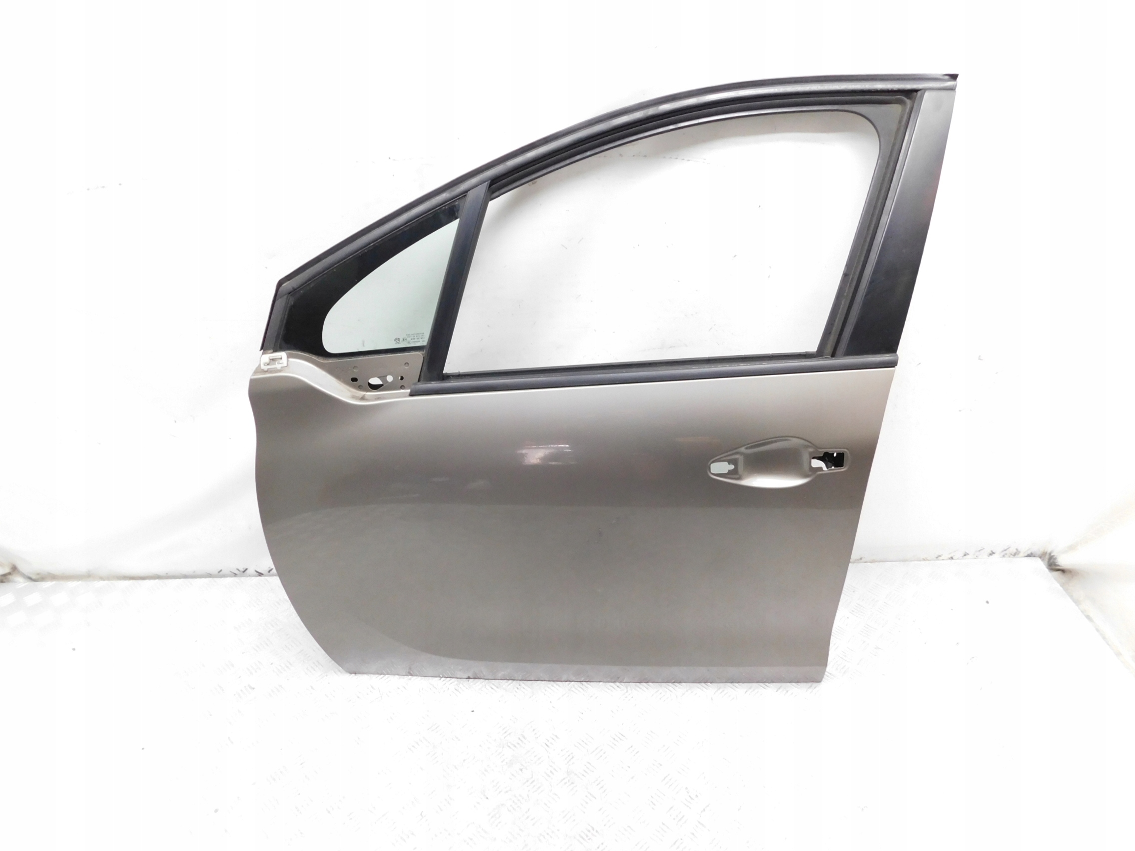 DRZWI LEWE PRZÓD - PEUGEOT 208 I 12-19 5d HB KCL