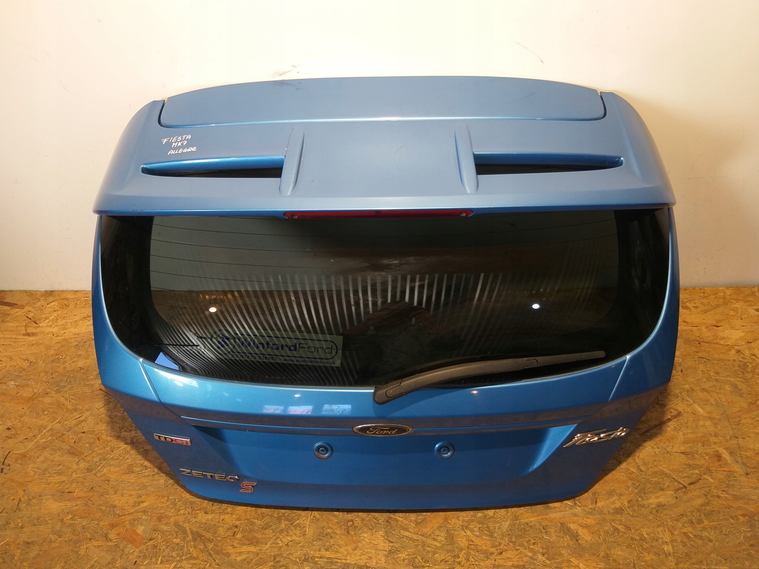 boot door spoiler Ford Fiesta MK7 ST RS