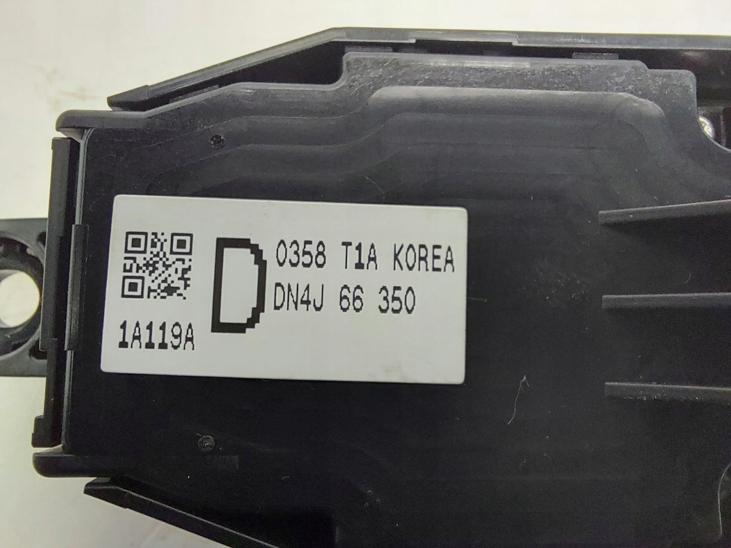 Mazda MX-3095 EL panel switch windows left front dn4j66350