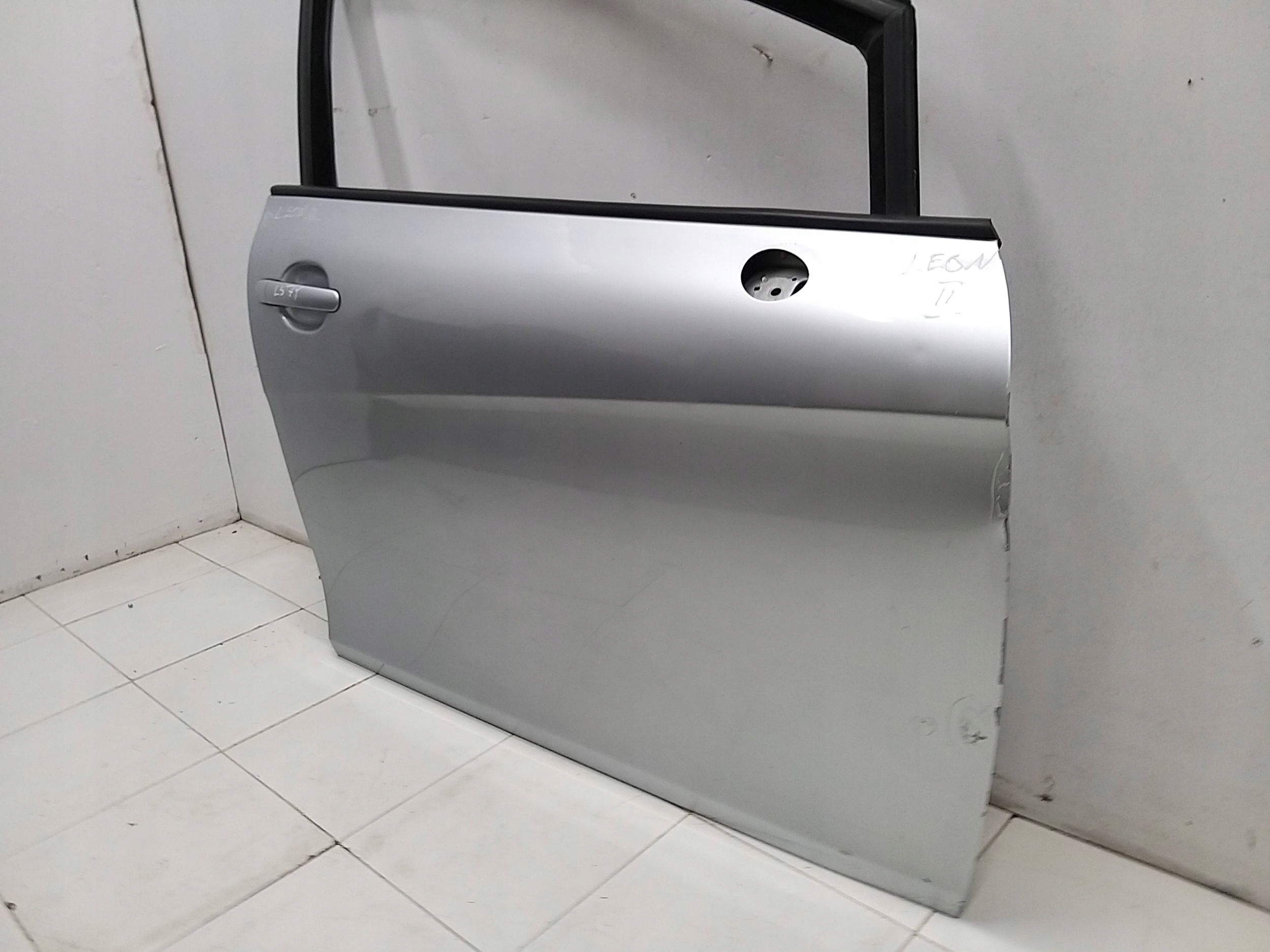 SEAT LEON 2 II 1P0 05R- door right front front