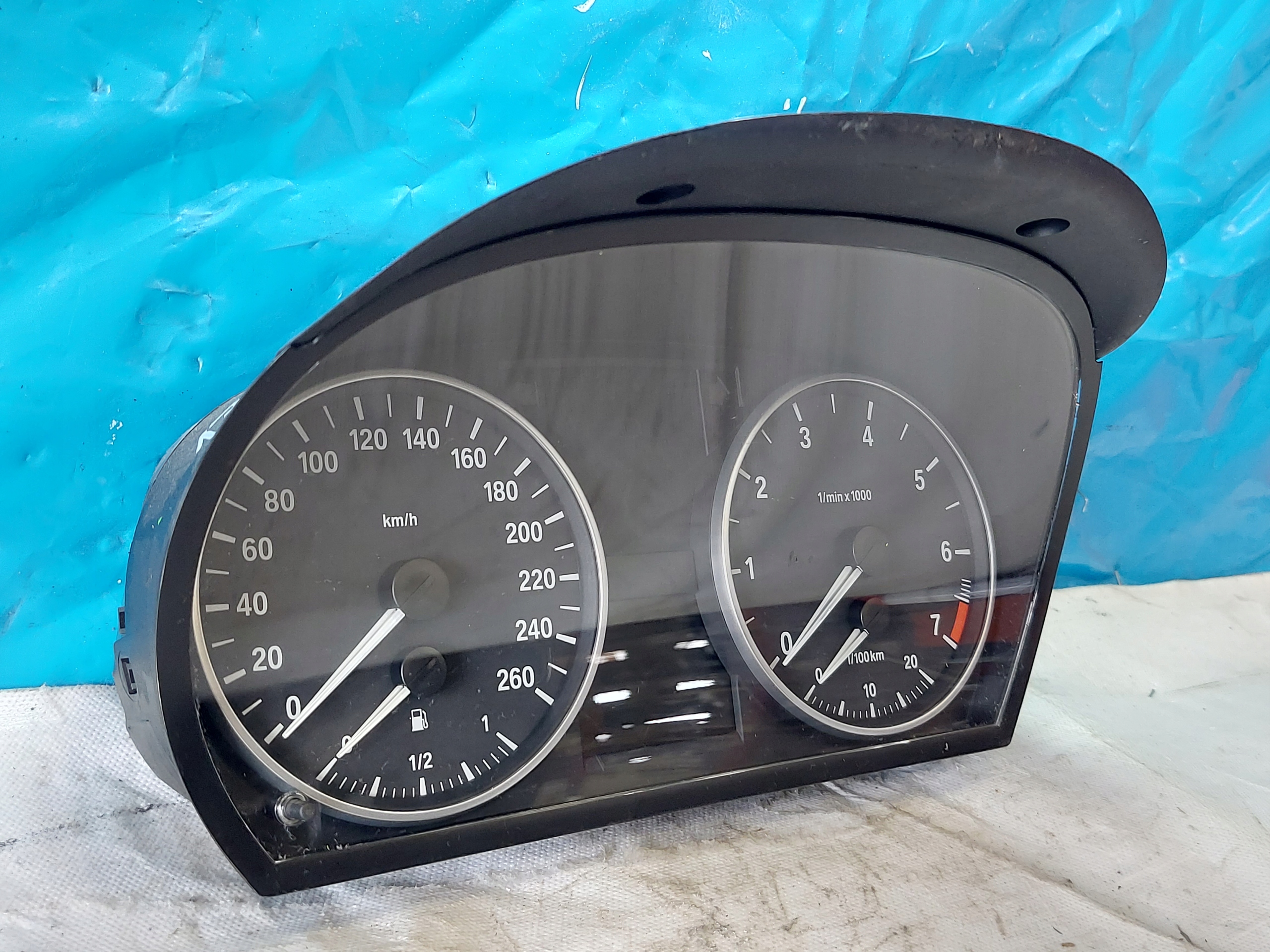 dials clock BMW 3 E91 318i 102533075