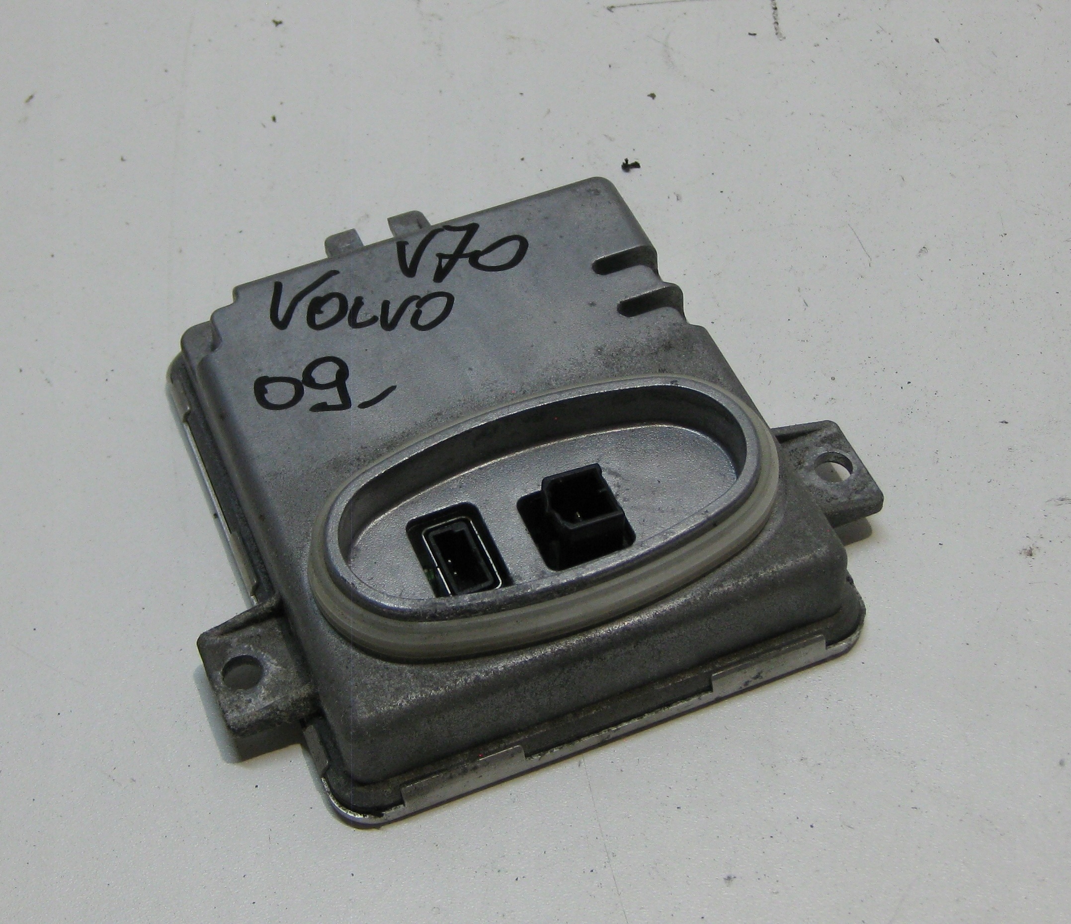 VOLVO V70 2.0 D 09R control unit REFLEKTORA XENON right front 6948180