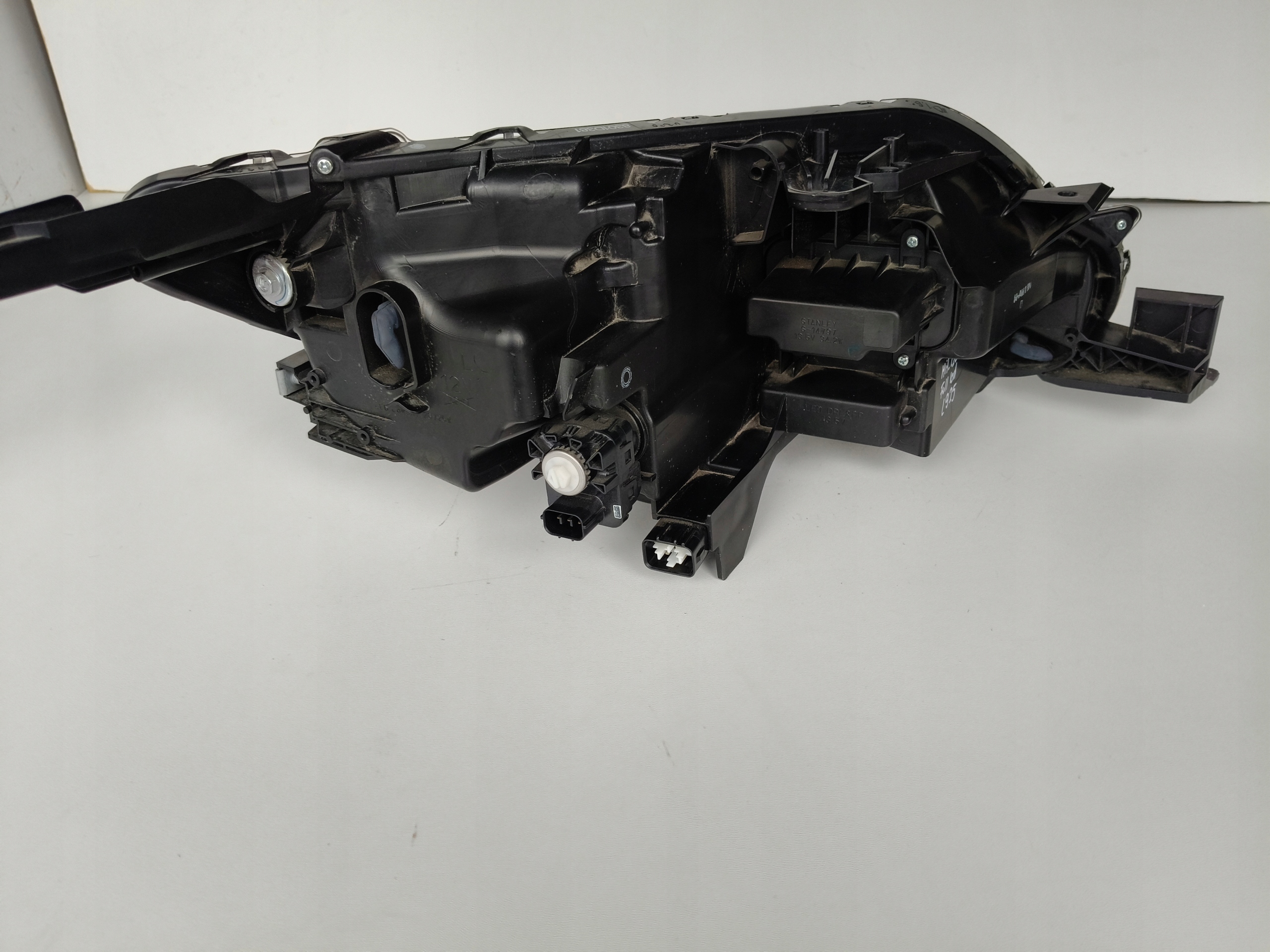 light left REFLEKTOR MITSUBISHI L200 19- FULL LED