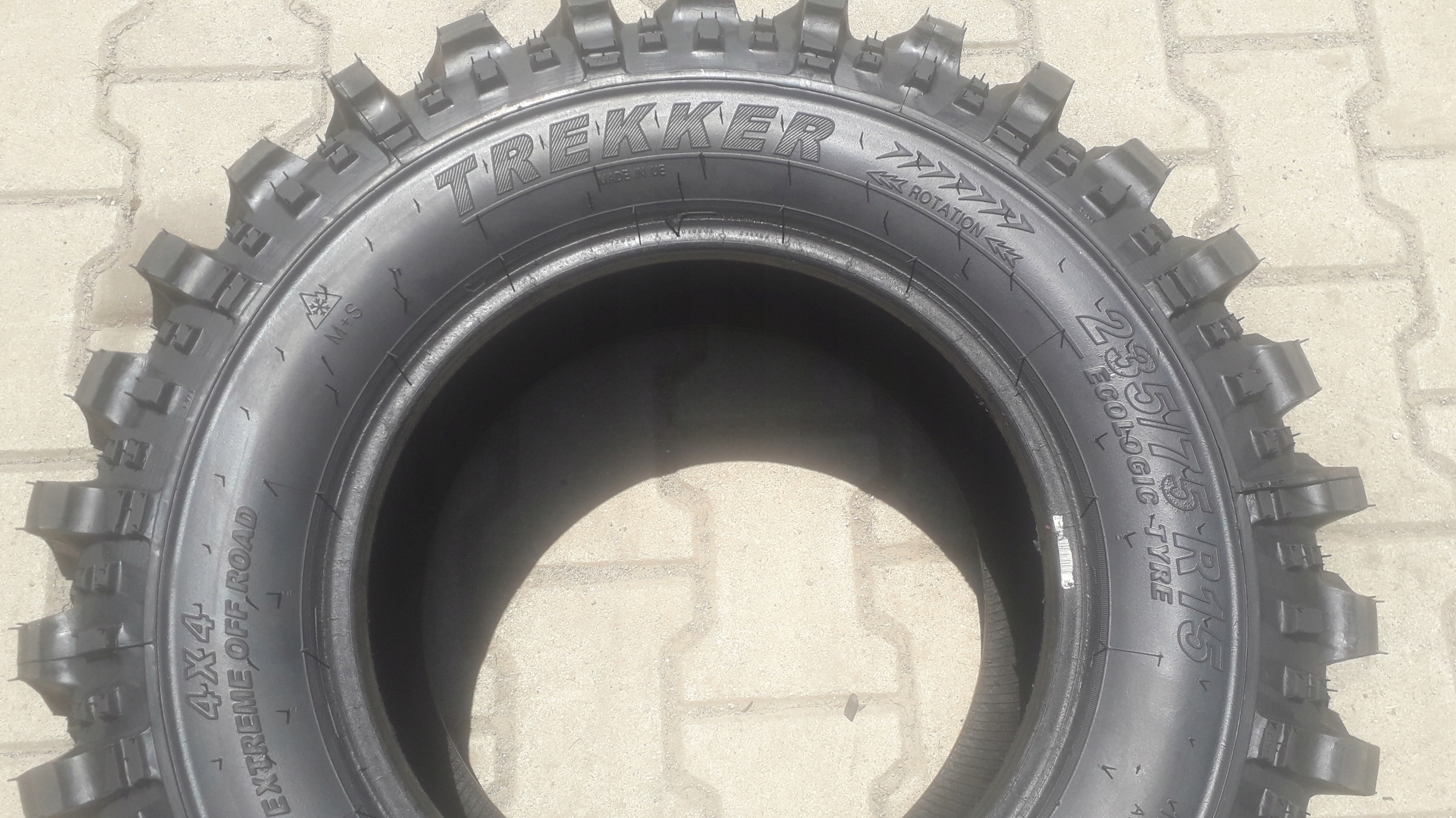 4xOPONY 235/75R15 TREKKER KOPIA SIMEX OFF ROAD M+S Marka Equipe