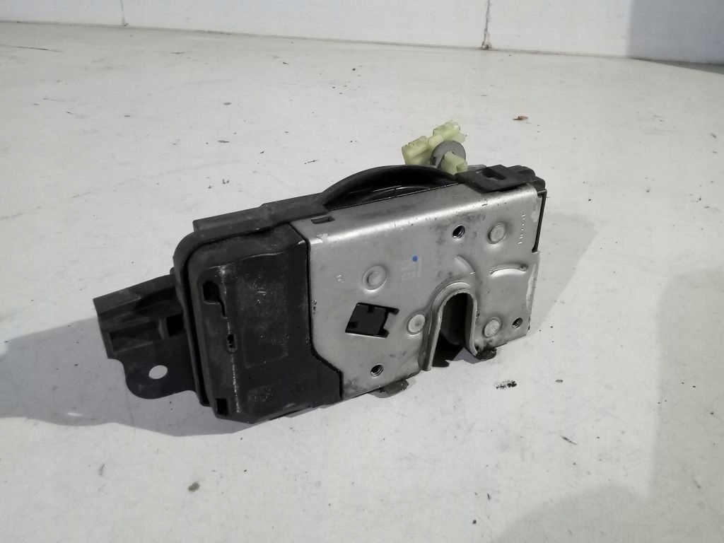Opel Zafira B lock right front 13210749QG