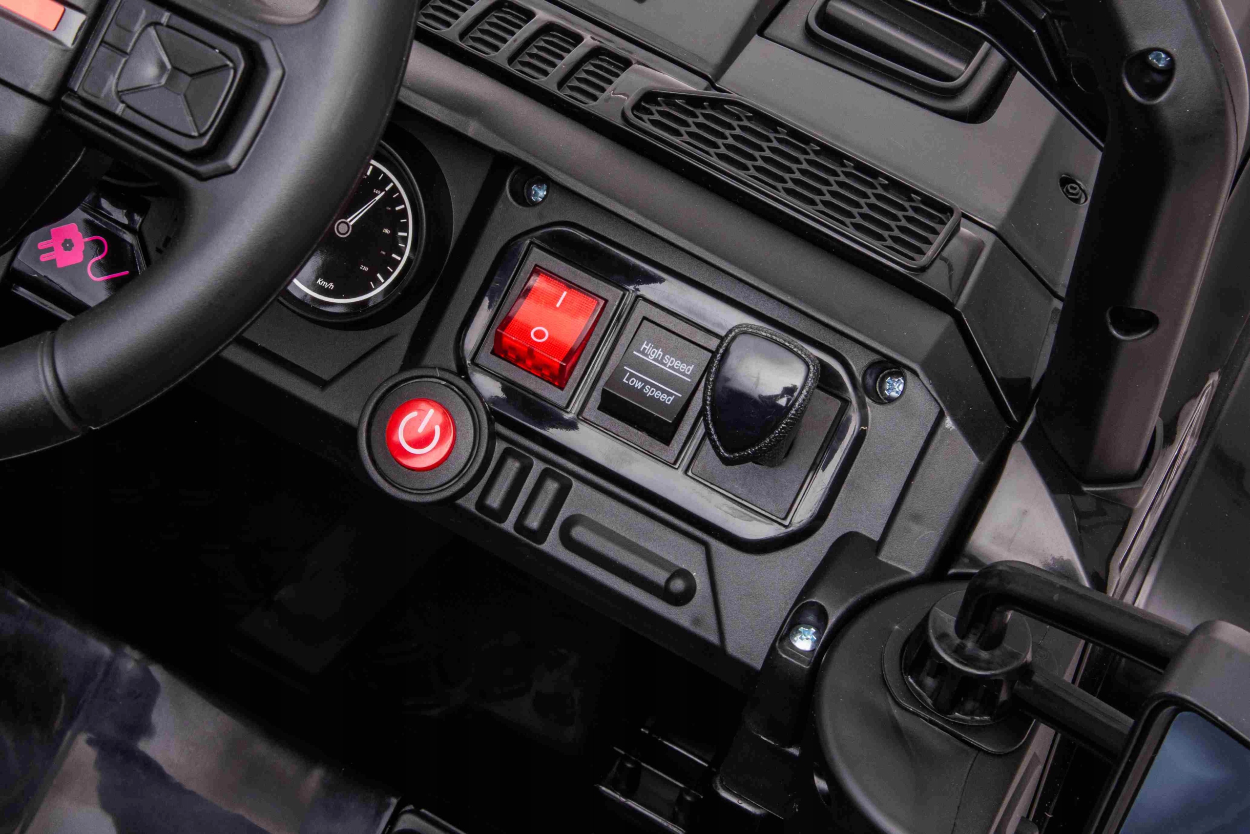 AUTO POJAZD OFF ROAD SPEED EKOSKÓRA 4X35W RADIO Stan opakowania oryginalne