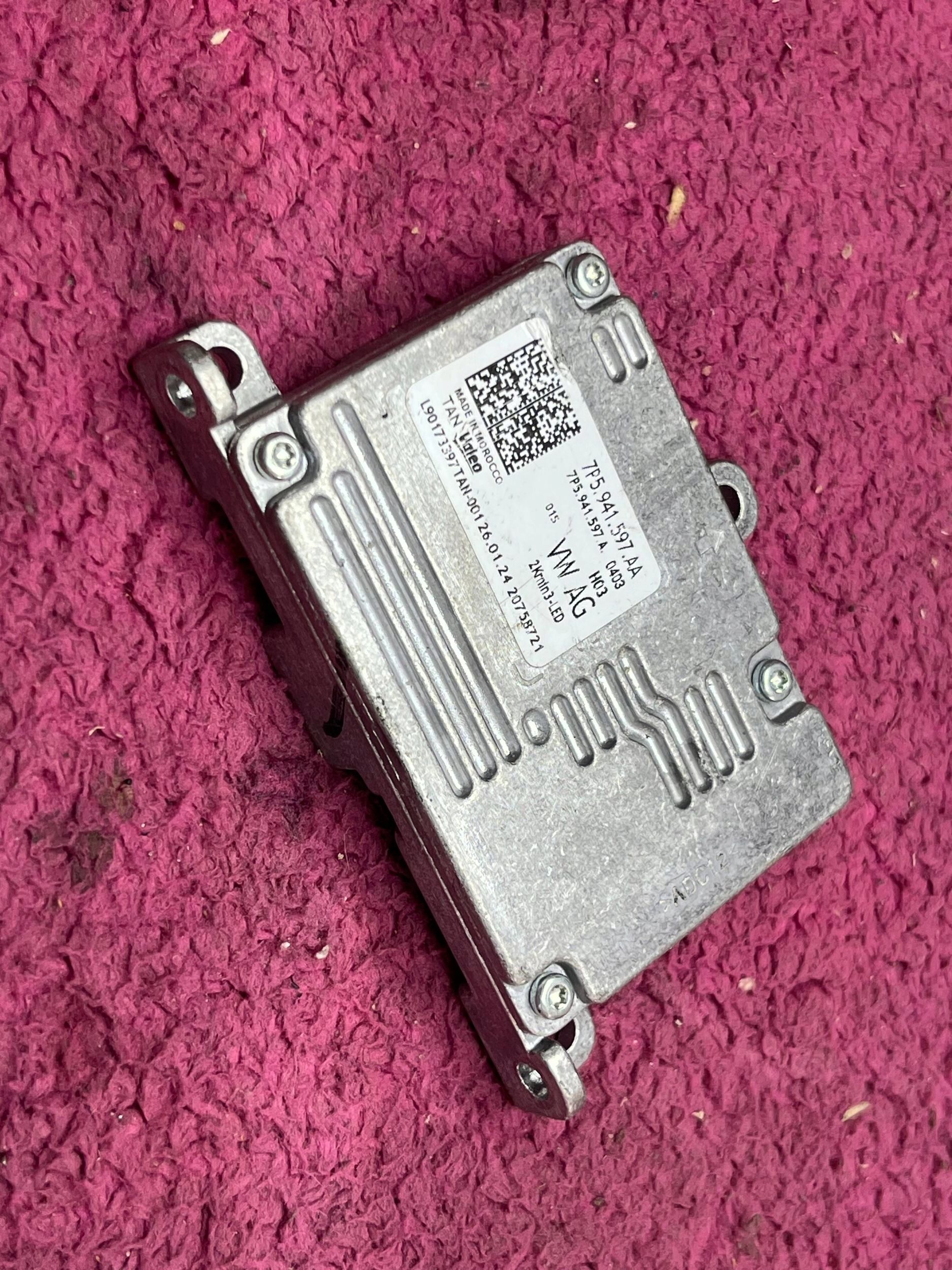 VOLKSWAGEN PASSAT control unit module lights 7P5941597AA @M
