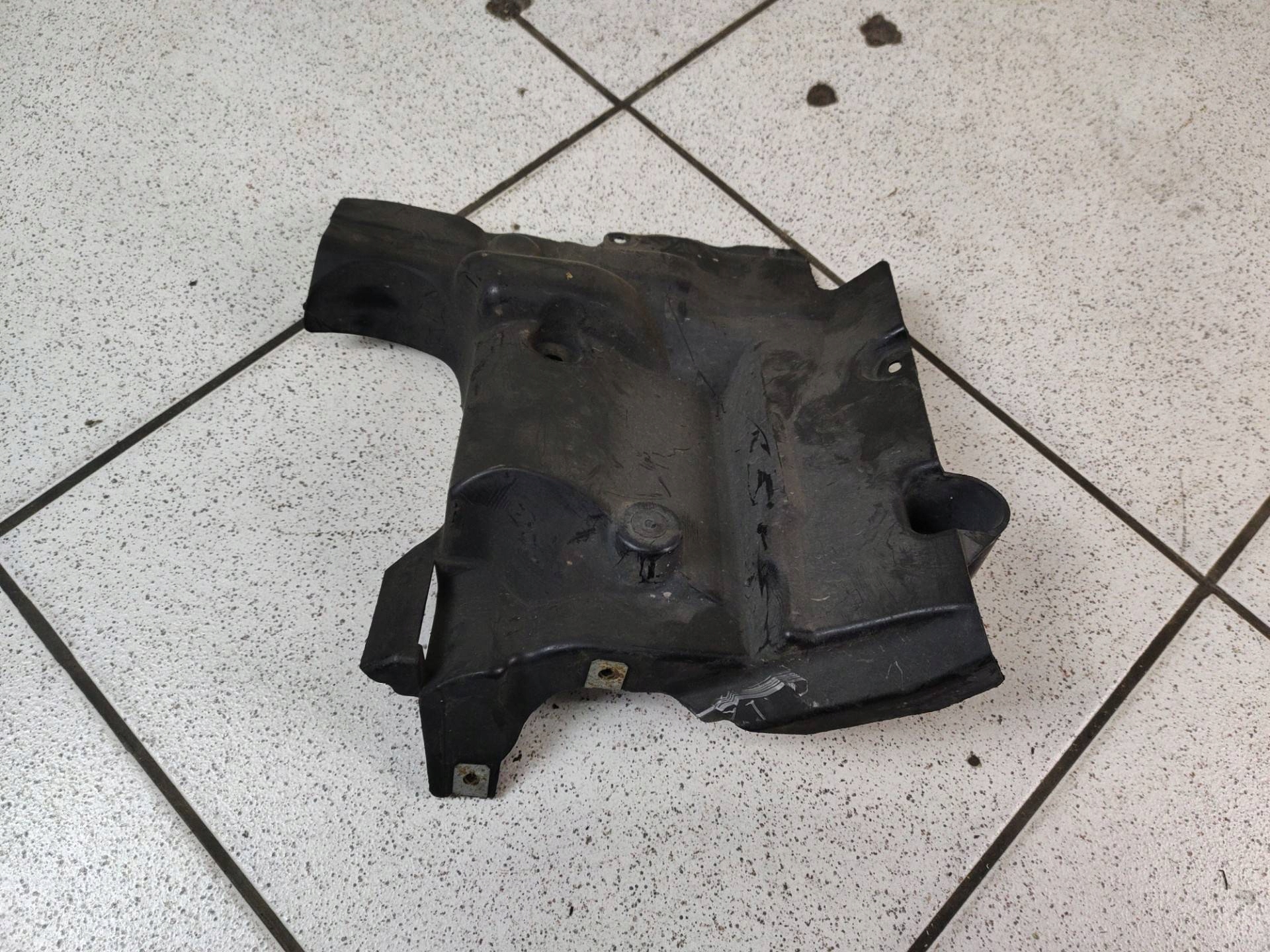 cover below engine BMW 5 F10 2016 74850610