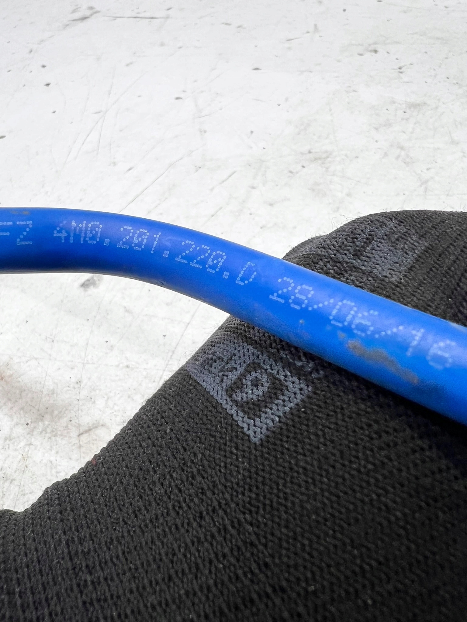 hose fuel hoses AUDI Q7 4M 4M0201220D 4M0201227A