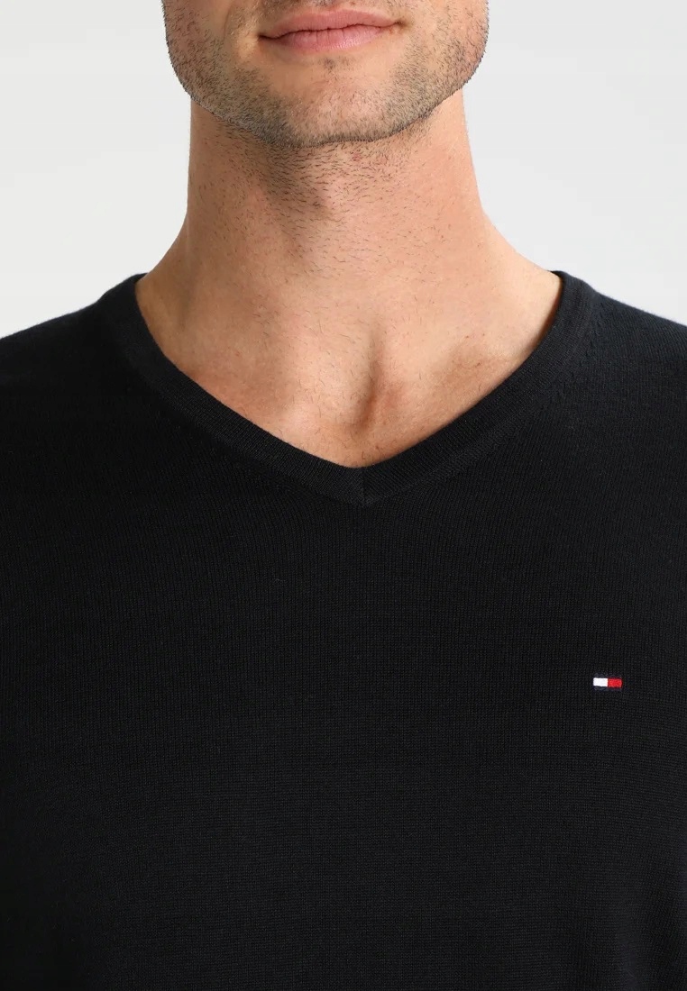 SWETER MĘSKI TOMMY HILFIGER CZARNY V-NECK ROZM S EAN (GTIN) 8719701614165