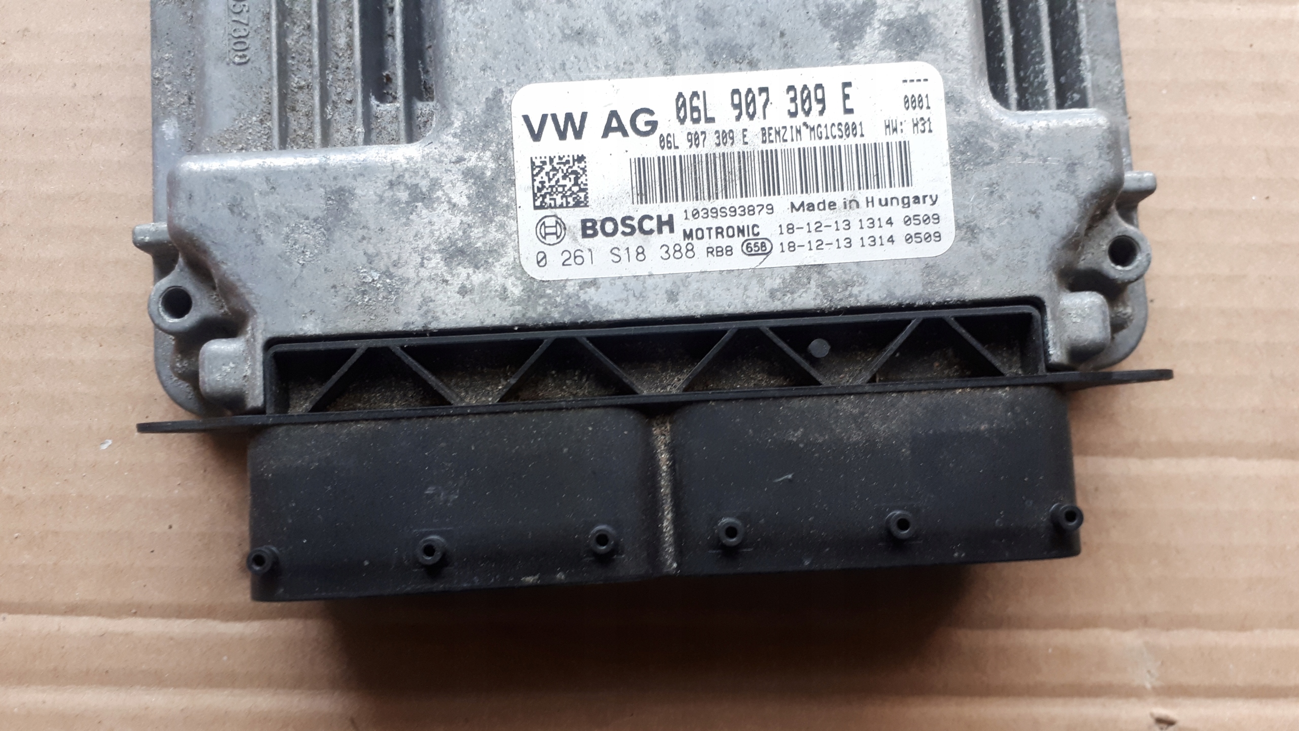 A4 B9 8W computer control unit of the engine 2.0 TFSI A5