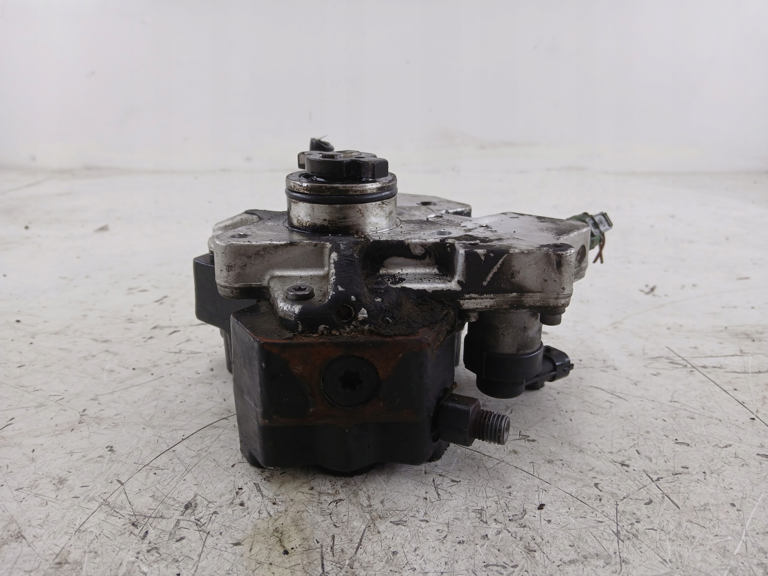 VOLVO V70 II 2.4 D5 Einspritzpumpe 30756125