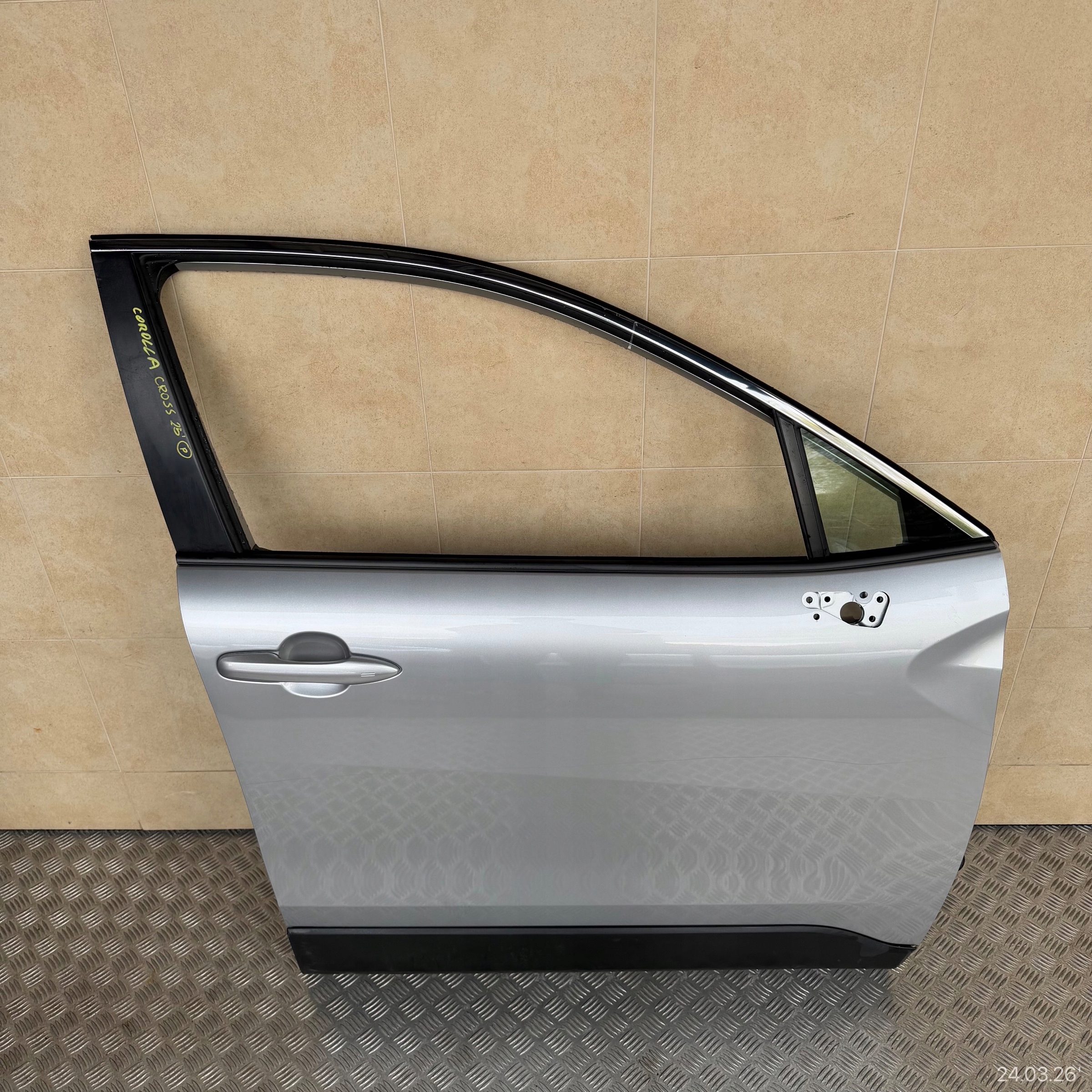 door complete front right TOYOTA COROLLA CROSS 2025 ROK