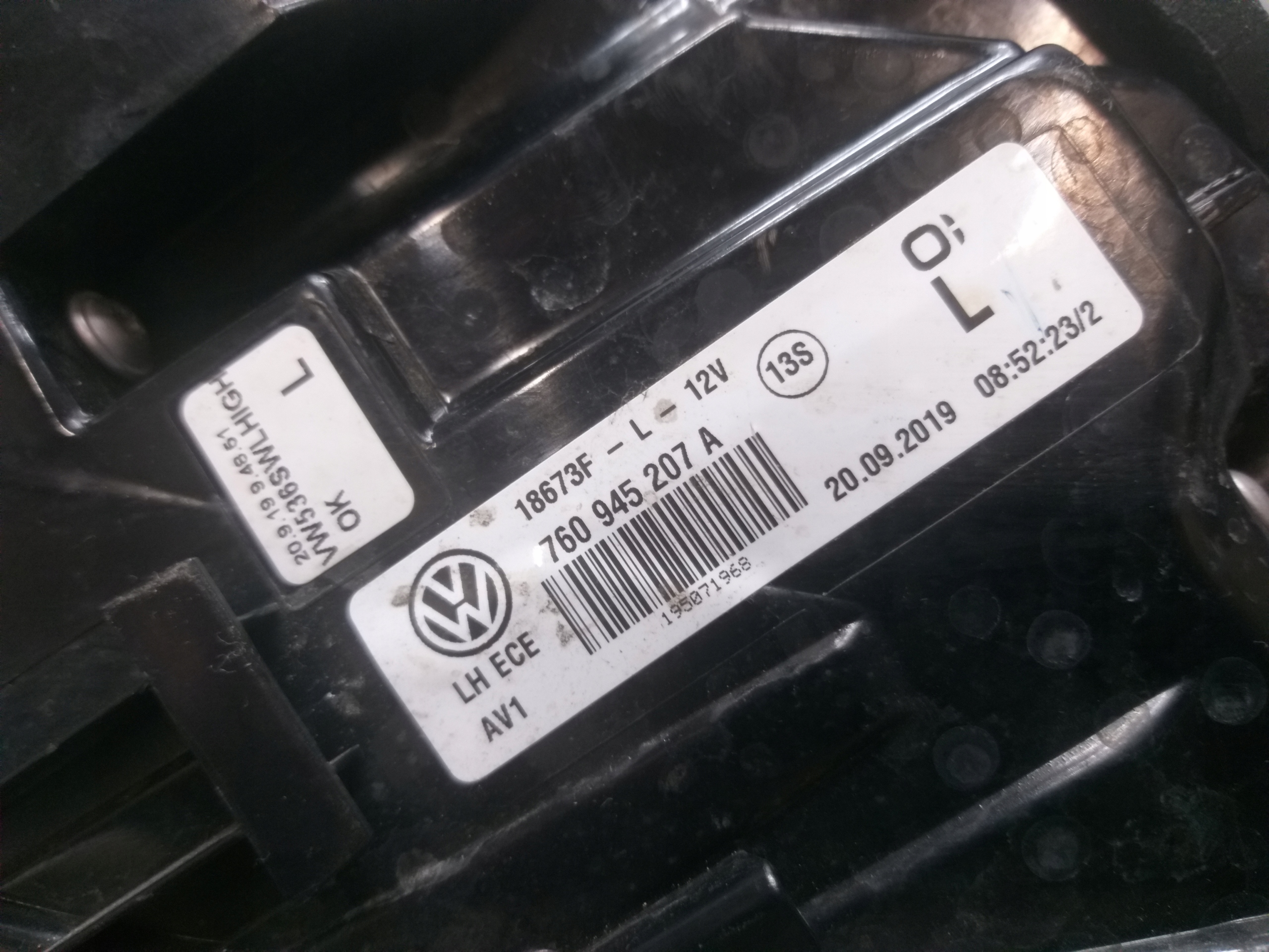 light rear part left VW TOUAREG LED 18- 760945207A 760945307