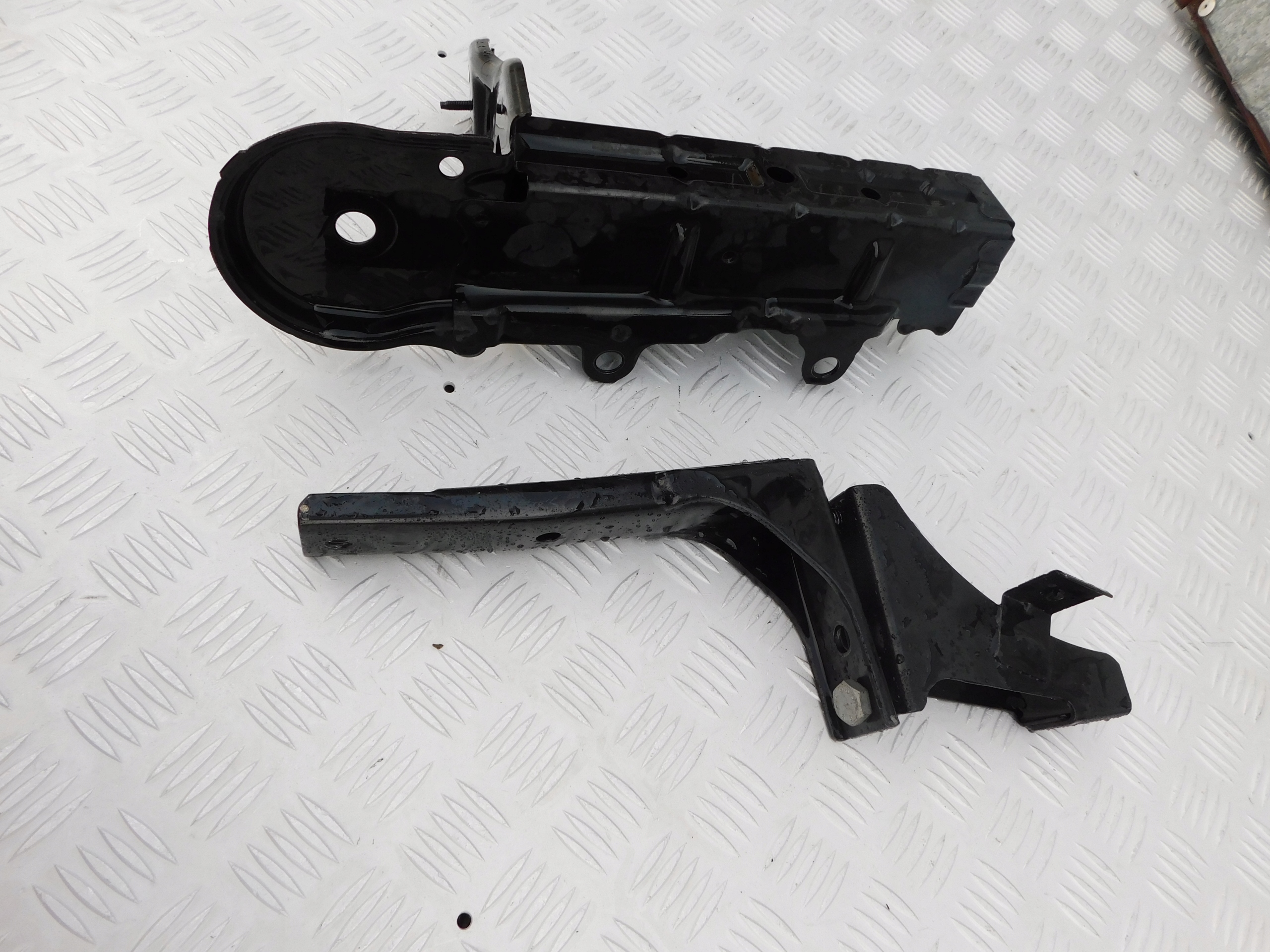 IVECO DAILY VI blachy Fixation Support plaque Roues de la roue de secours rama